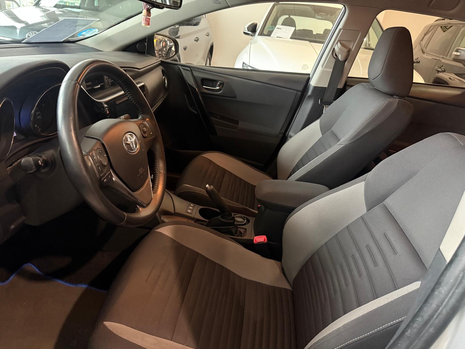 Toyota Auris con Entrada de Audio/iPod