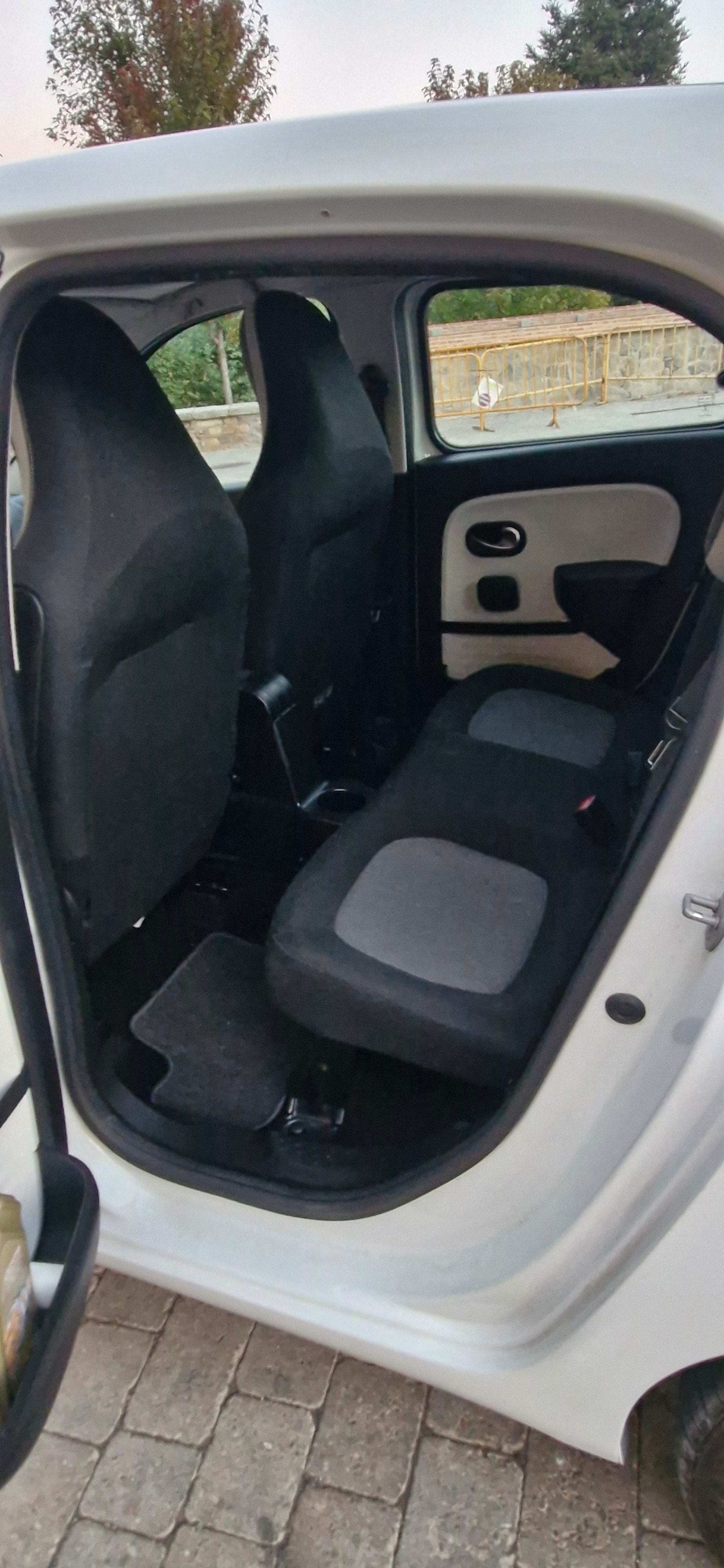 Renault Twingo III 1.0 90CV con Radio 