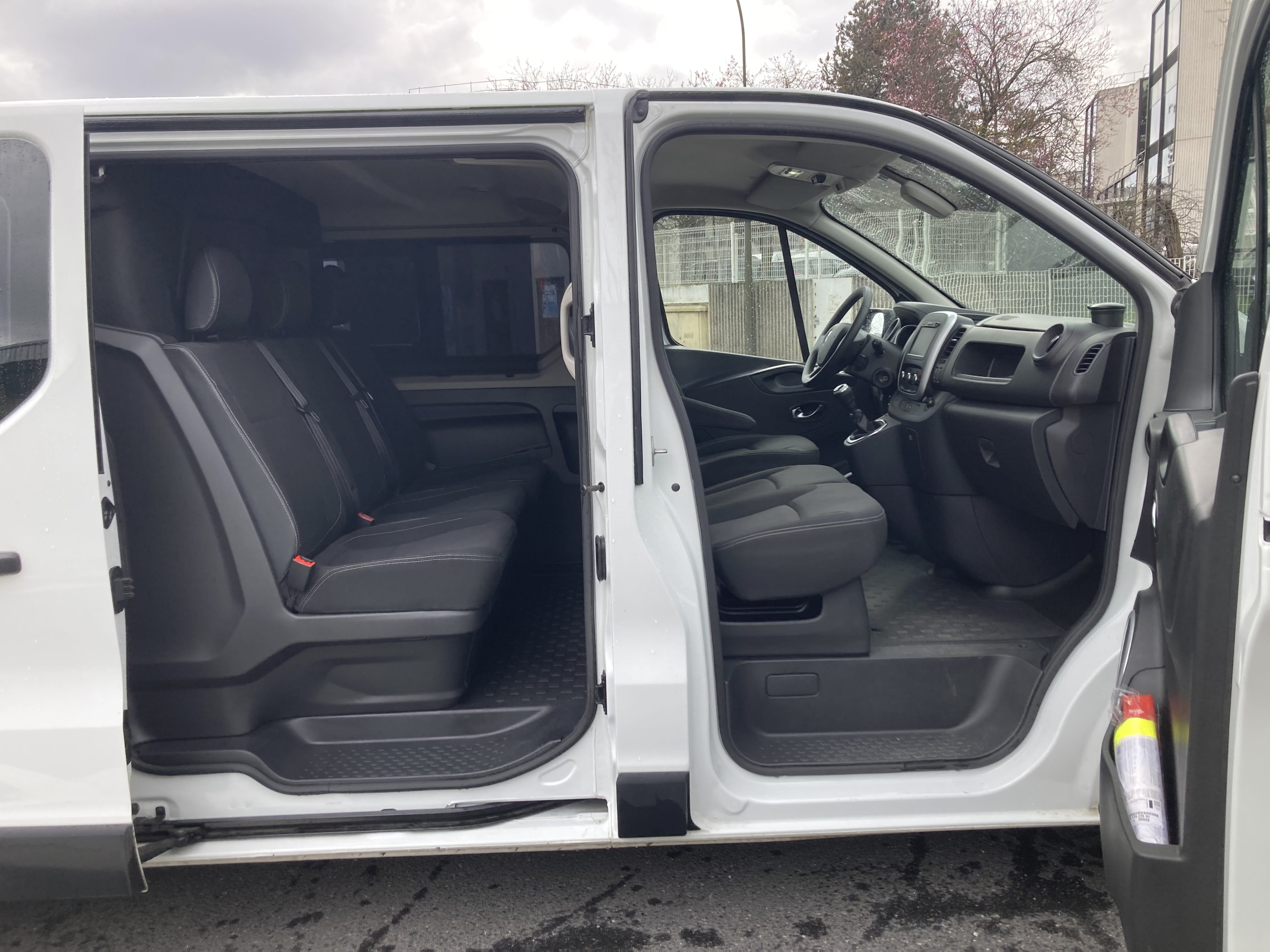 Renault Trafic Passenger 6 Places et 4 M3 + Chaînes avec Régulateur de vitesse
