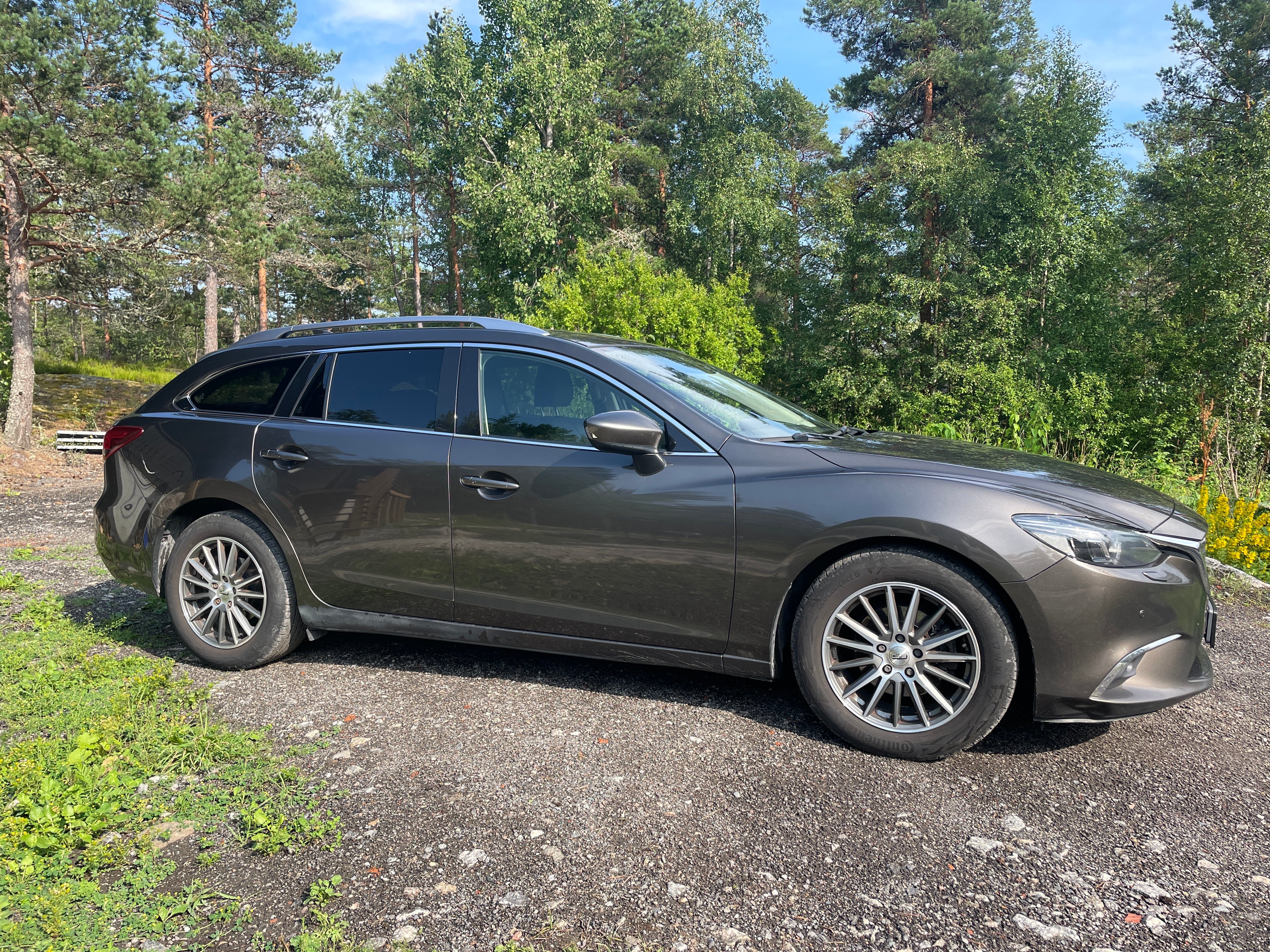 Mazda 6 Touring Plus 2.2D med Aircondition