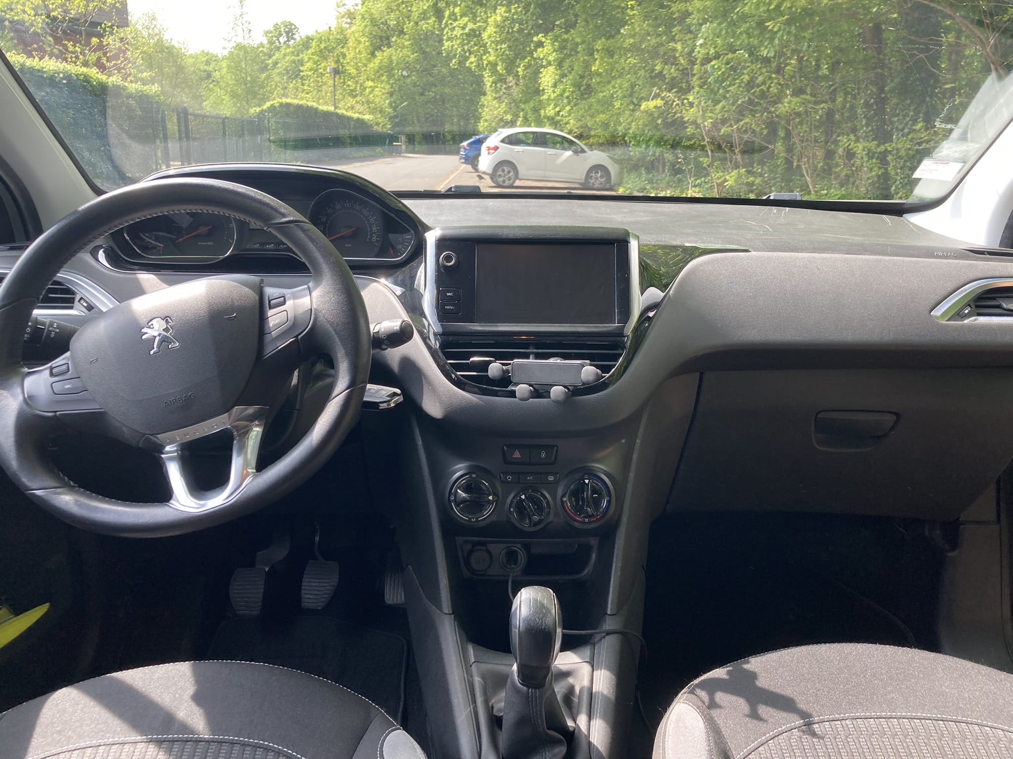 Peugeot 208 avec Entrée audio / iPod