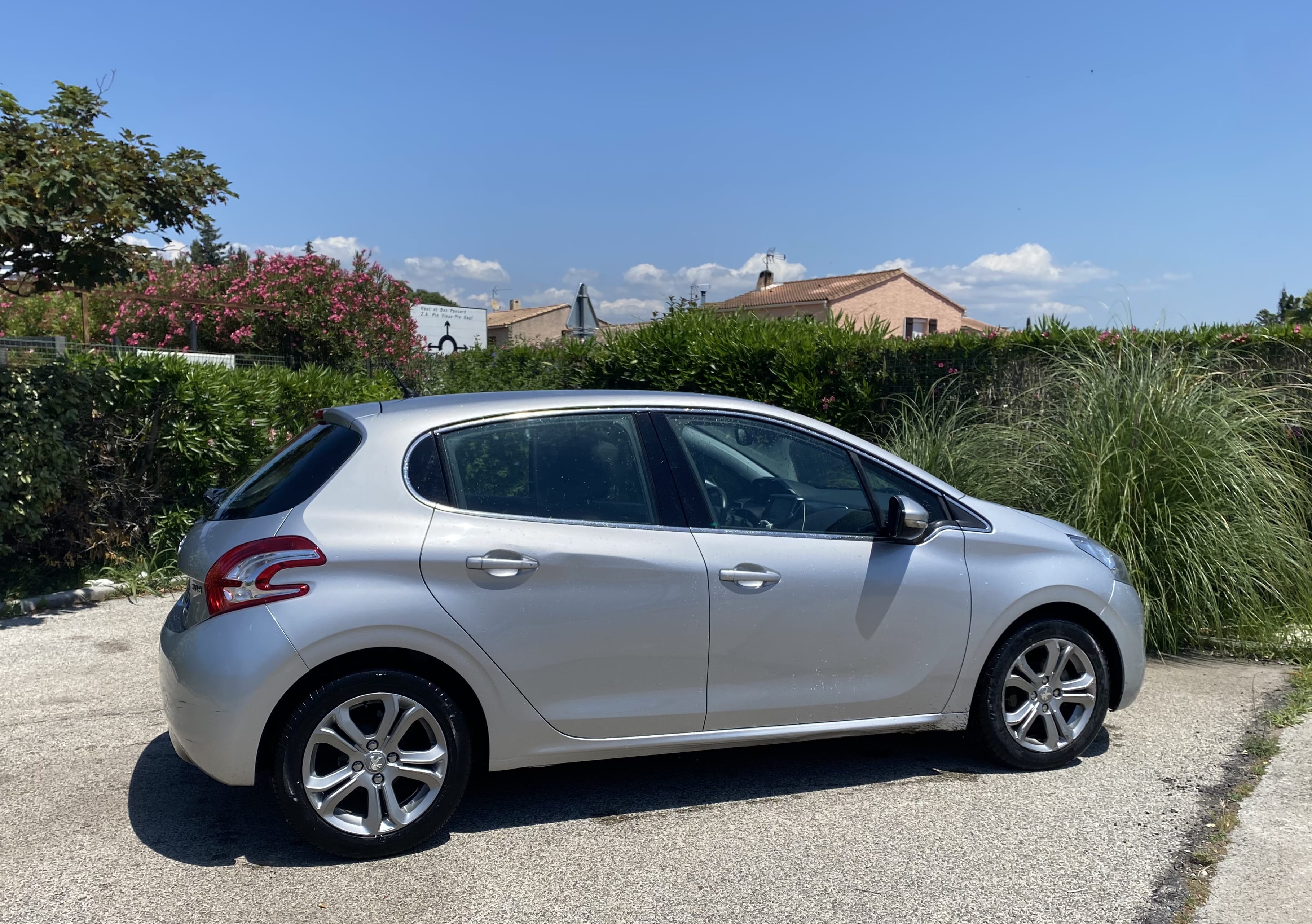 Peugeot 208 avec Régulateur de vitesse