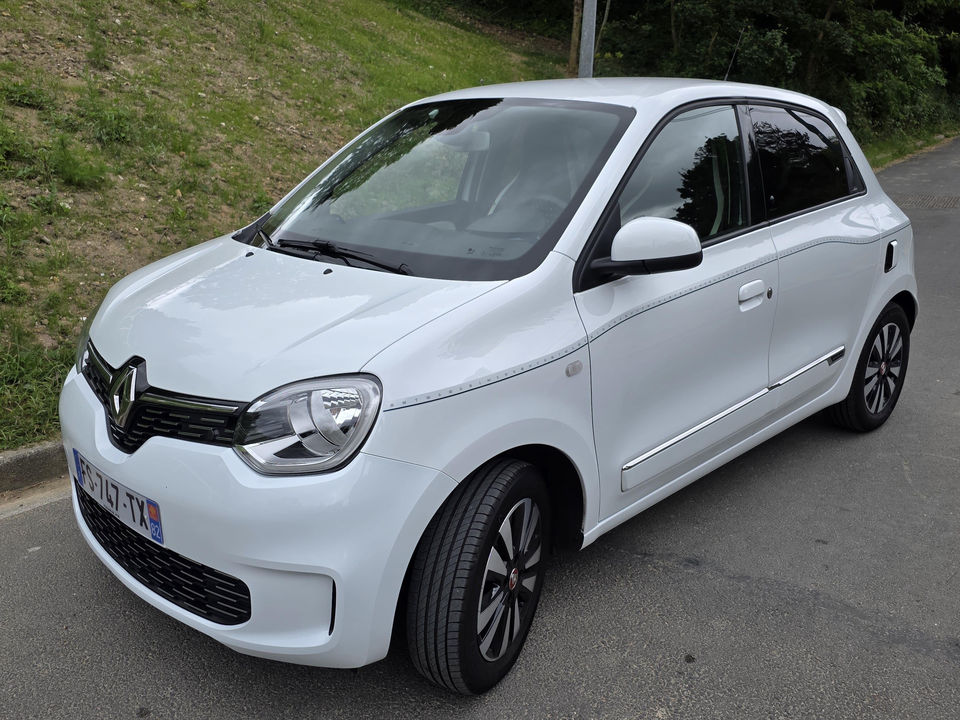 Renault Twingo III Bioethanol 5 chevaux fiscaux BOITE AUTOMATIQUE 95 chevaux din, 2020, Essence 95, automatique