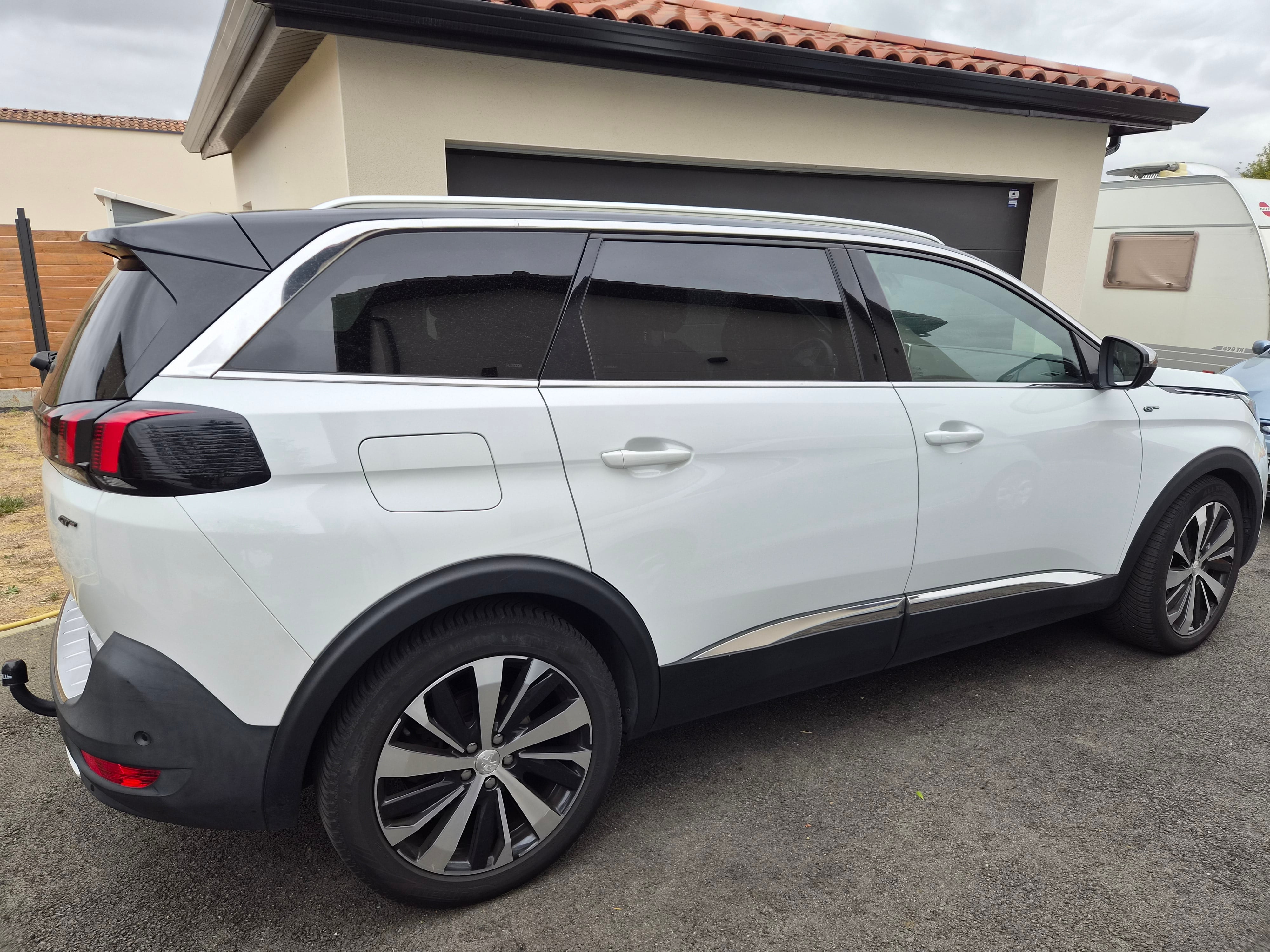 Peugeot 5008 2.0 HDI avec Caméra de recul