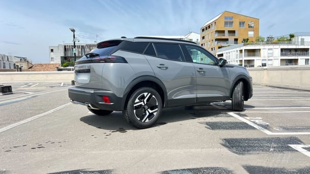 Peugeot 2008 avec GPS