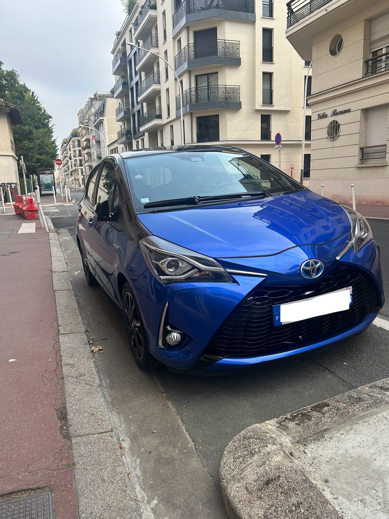 Toyota Yaris Hybride, 2017, Essence 95 / Électrique (hybride), automatique