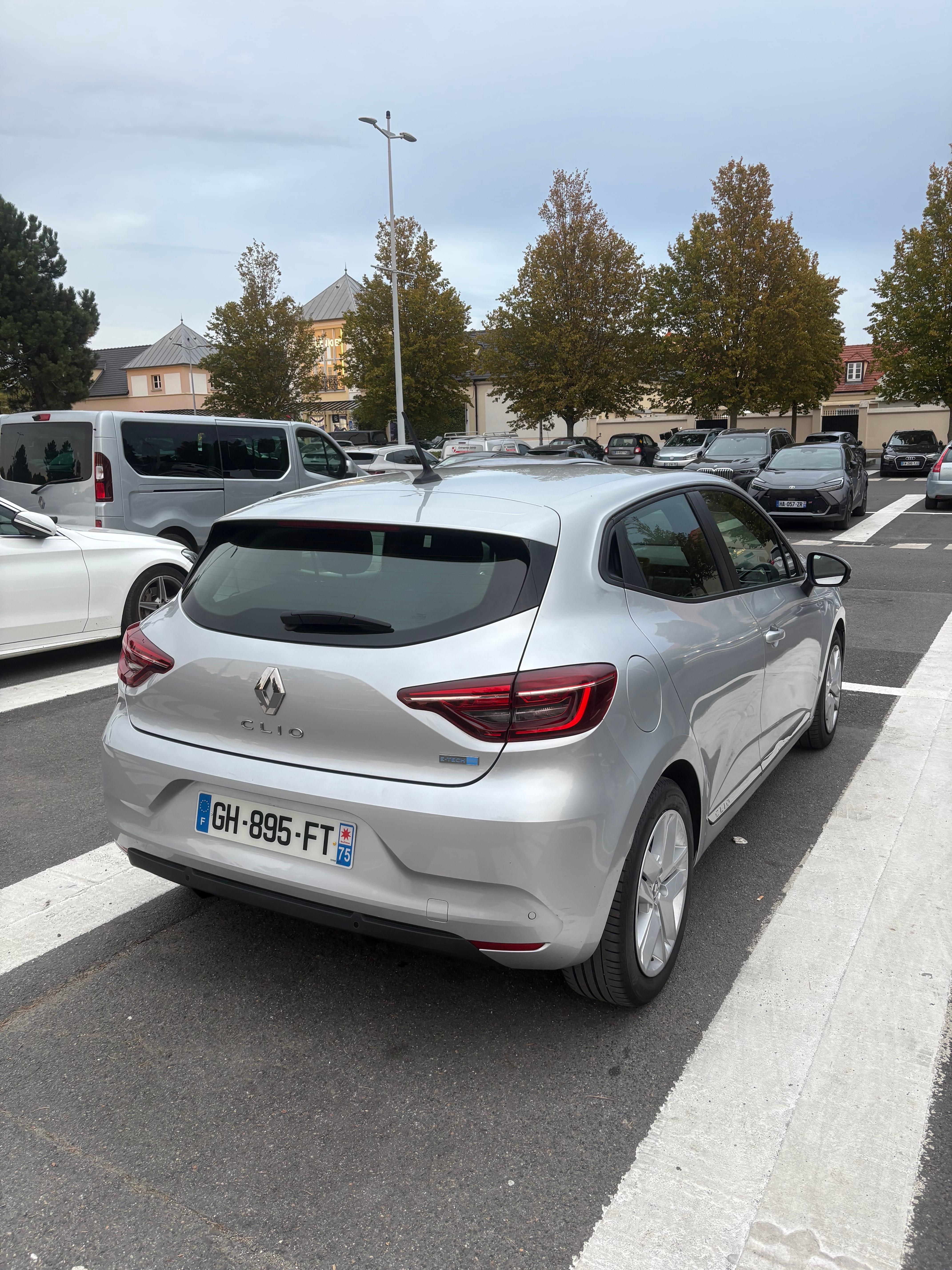 Renault Clio E-tech avec GPS