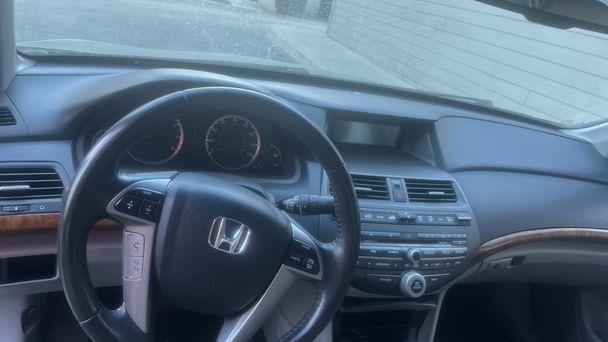 Honda Accord EX-L V6 with Audio / iPod input