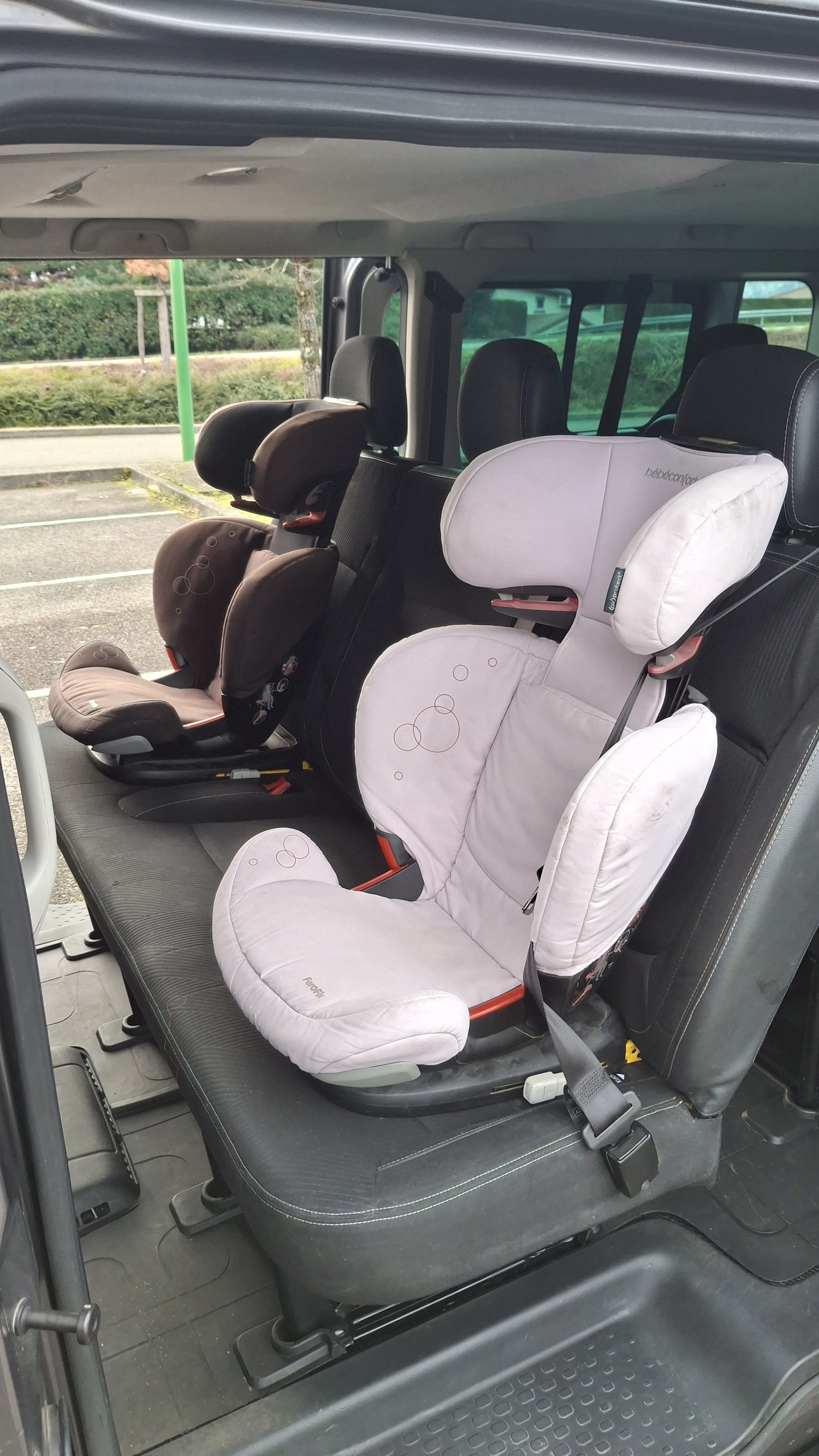 Renault Trafic Passenger 9 places rallongé, 170CV boite automatique avec Entrée audio / iPod