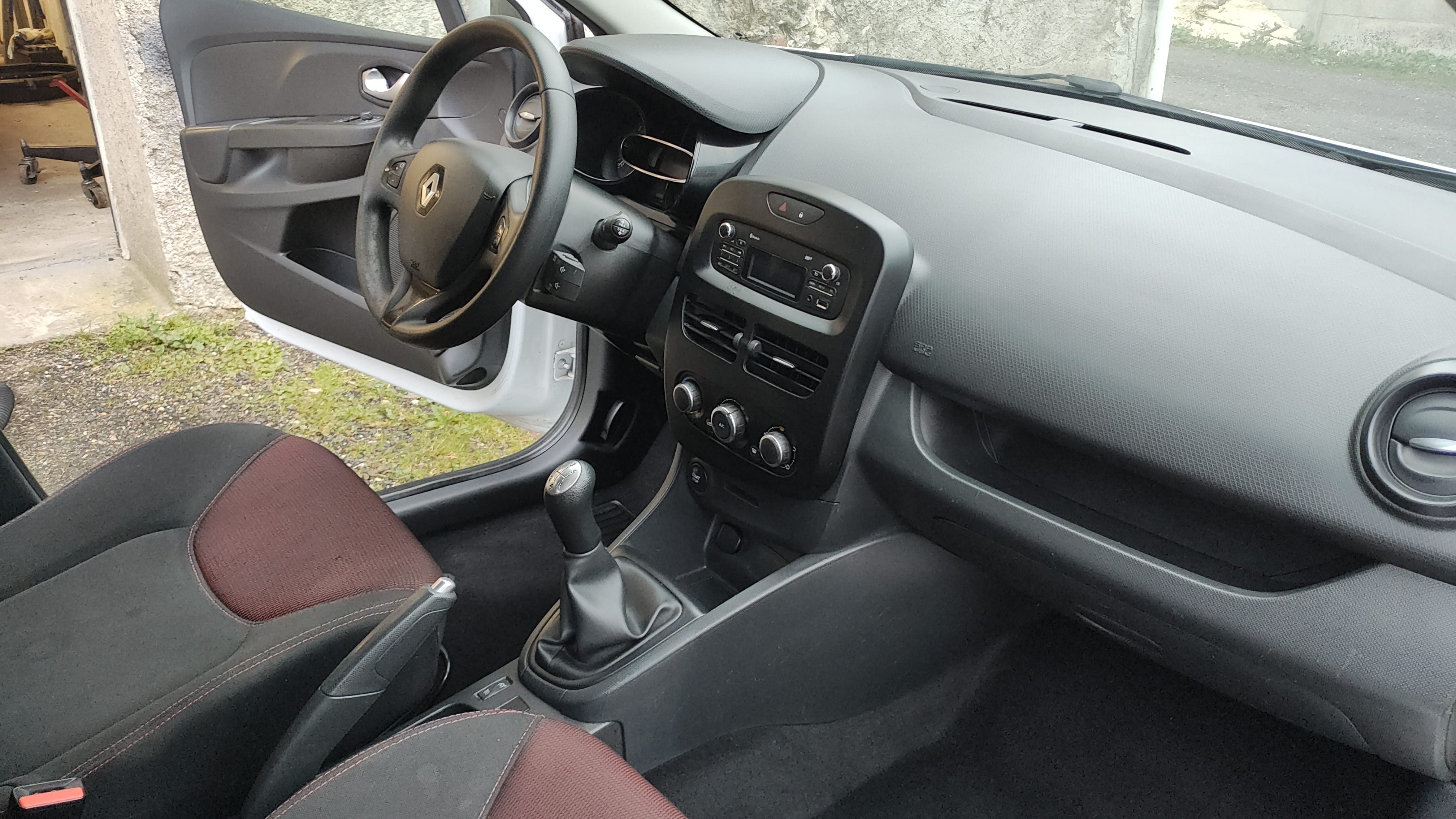 Renault Clio 1.5 dci avec Entrée audio / iPod