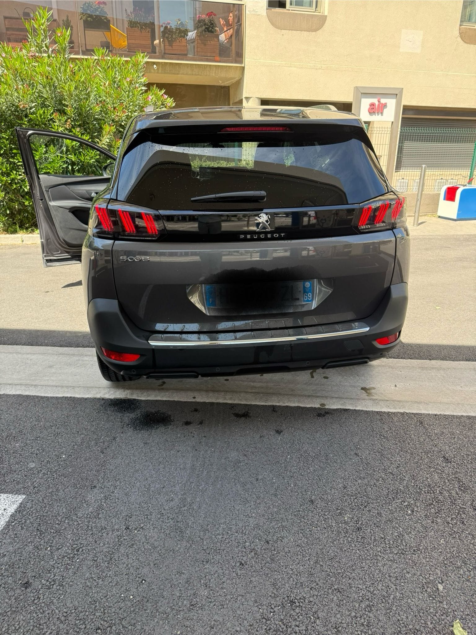 Peugeot 5008 avec GPS