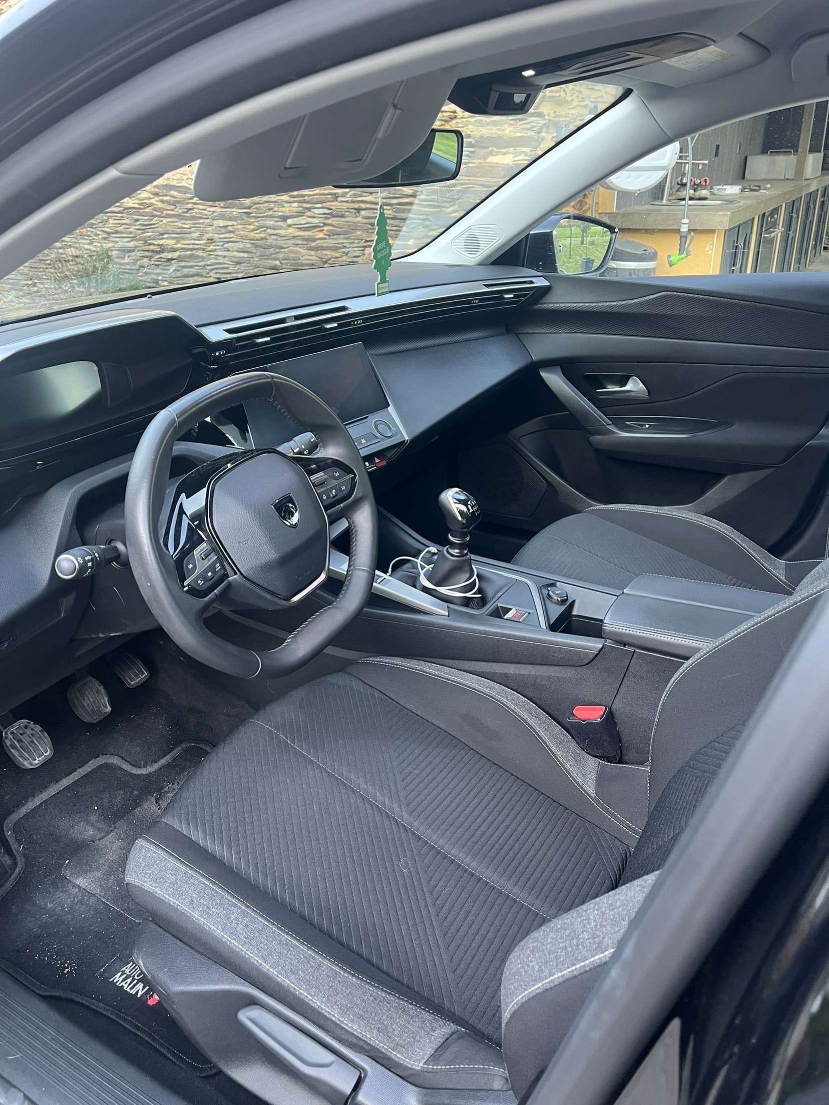 Peugeot 308 avec GPS