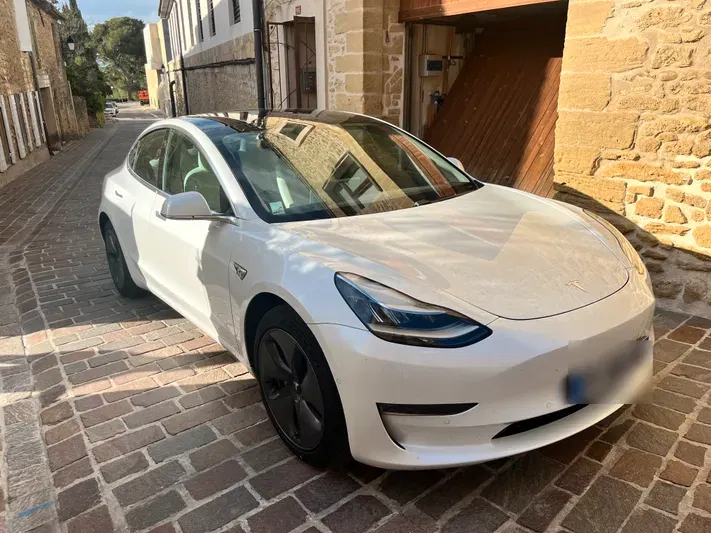 Tesla Model 3 Grande autonomie