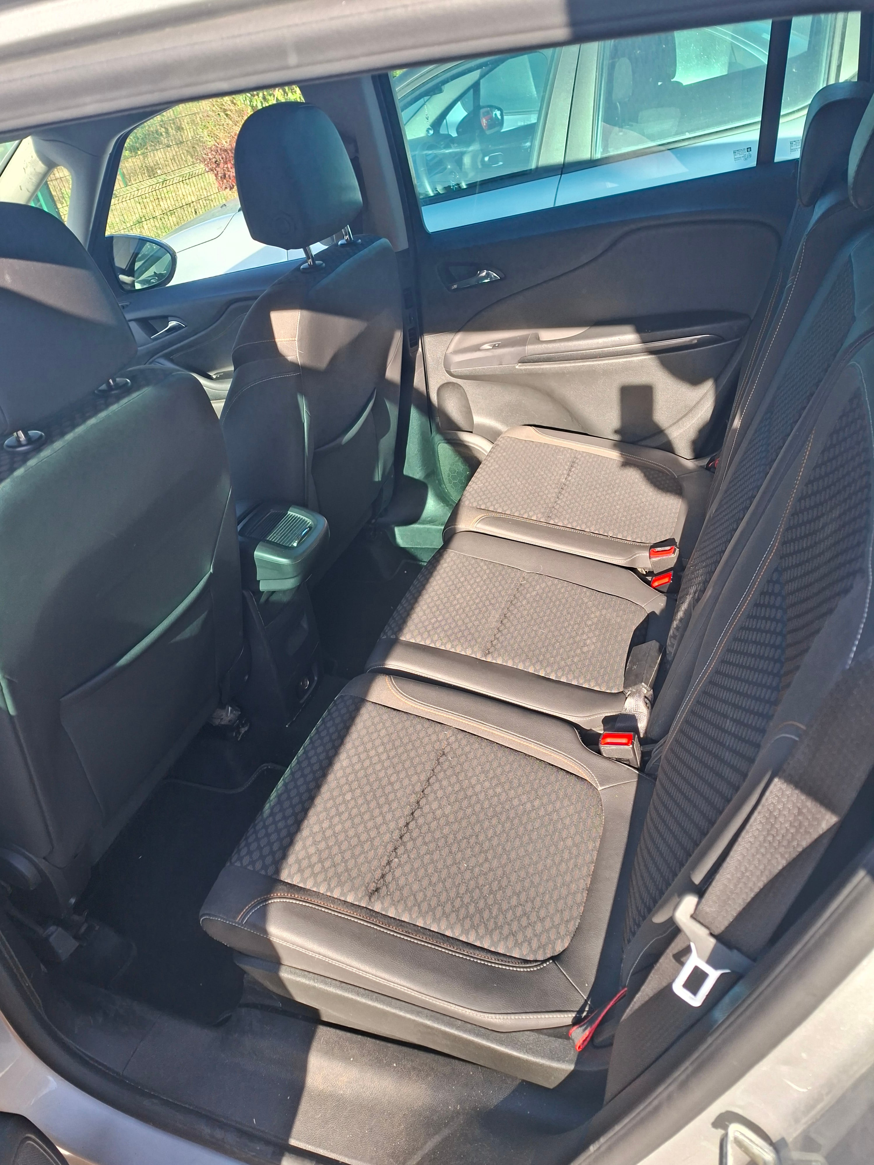 Opel Zafira C , 7 places Ethanol E85 Flexfuel Turbo 140 cv avec Siège bébé
