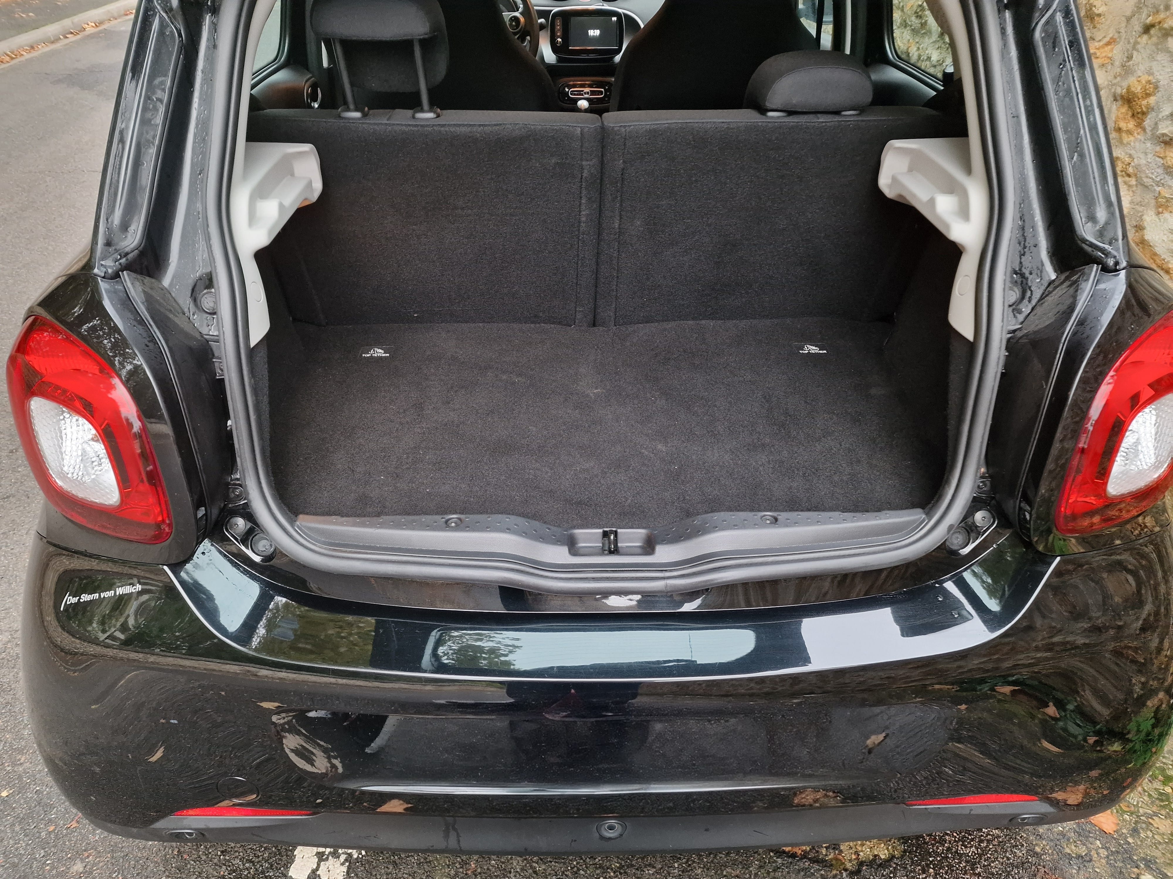 Smart Forfour avec Audio Bluetooth