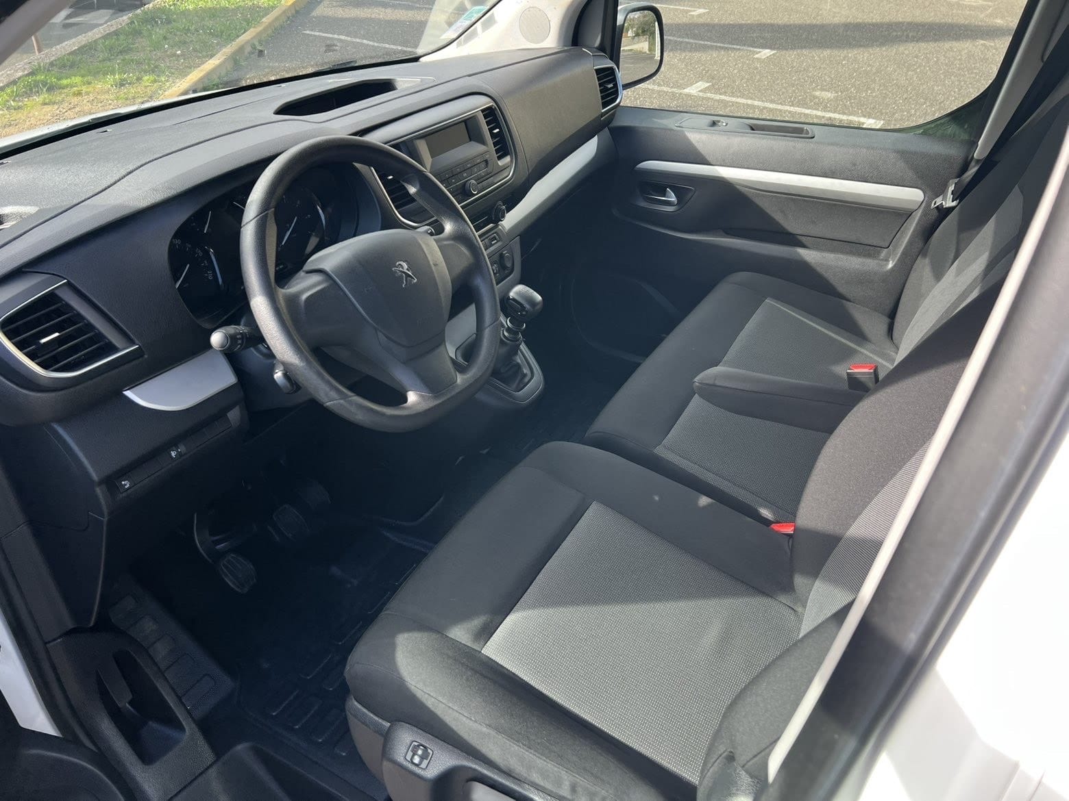 Peugeot Traveller avec Audio Bluetooth