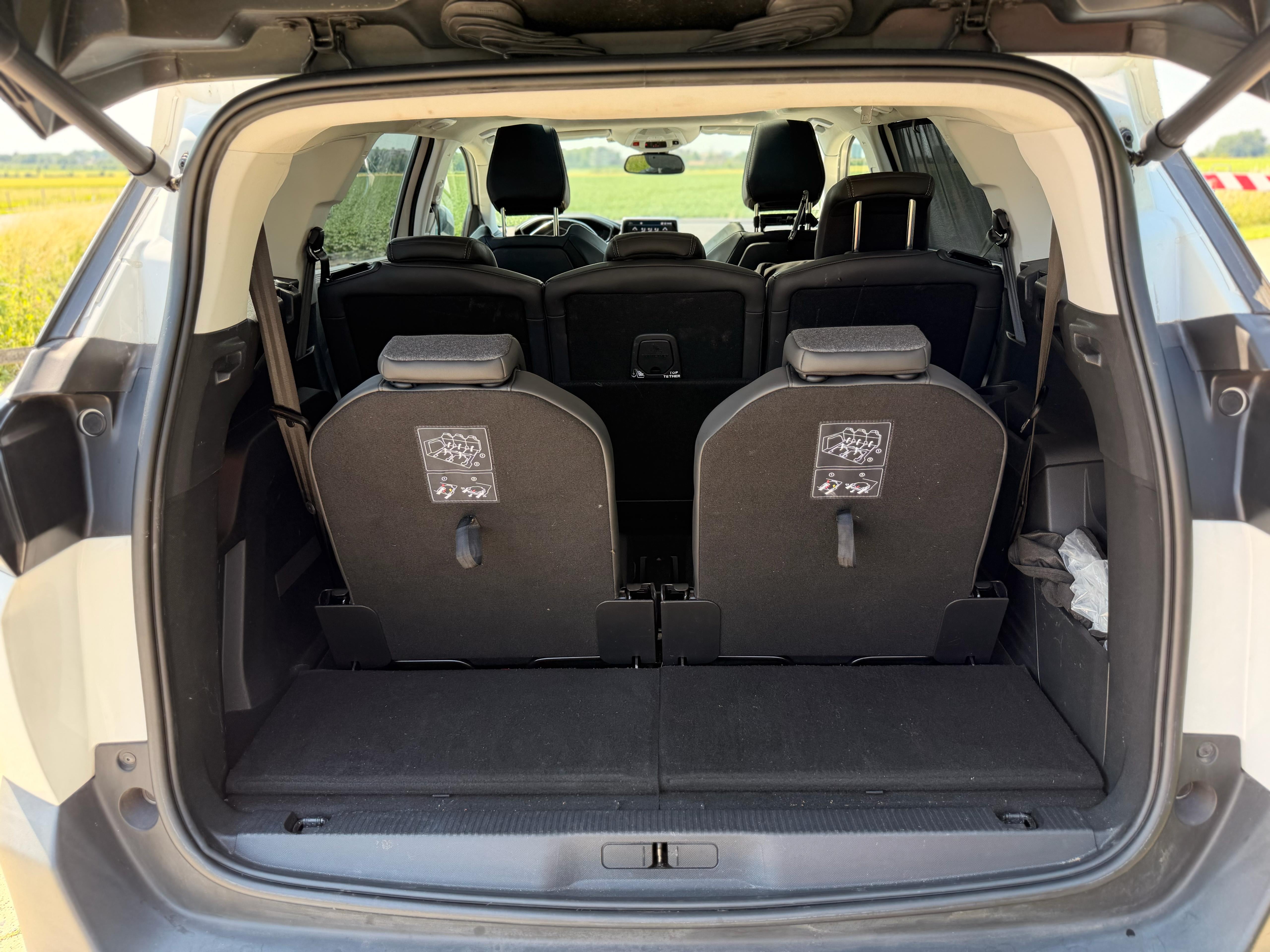 Peugeot 5008 avec Siège bébé