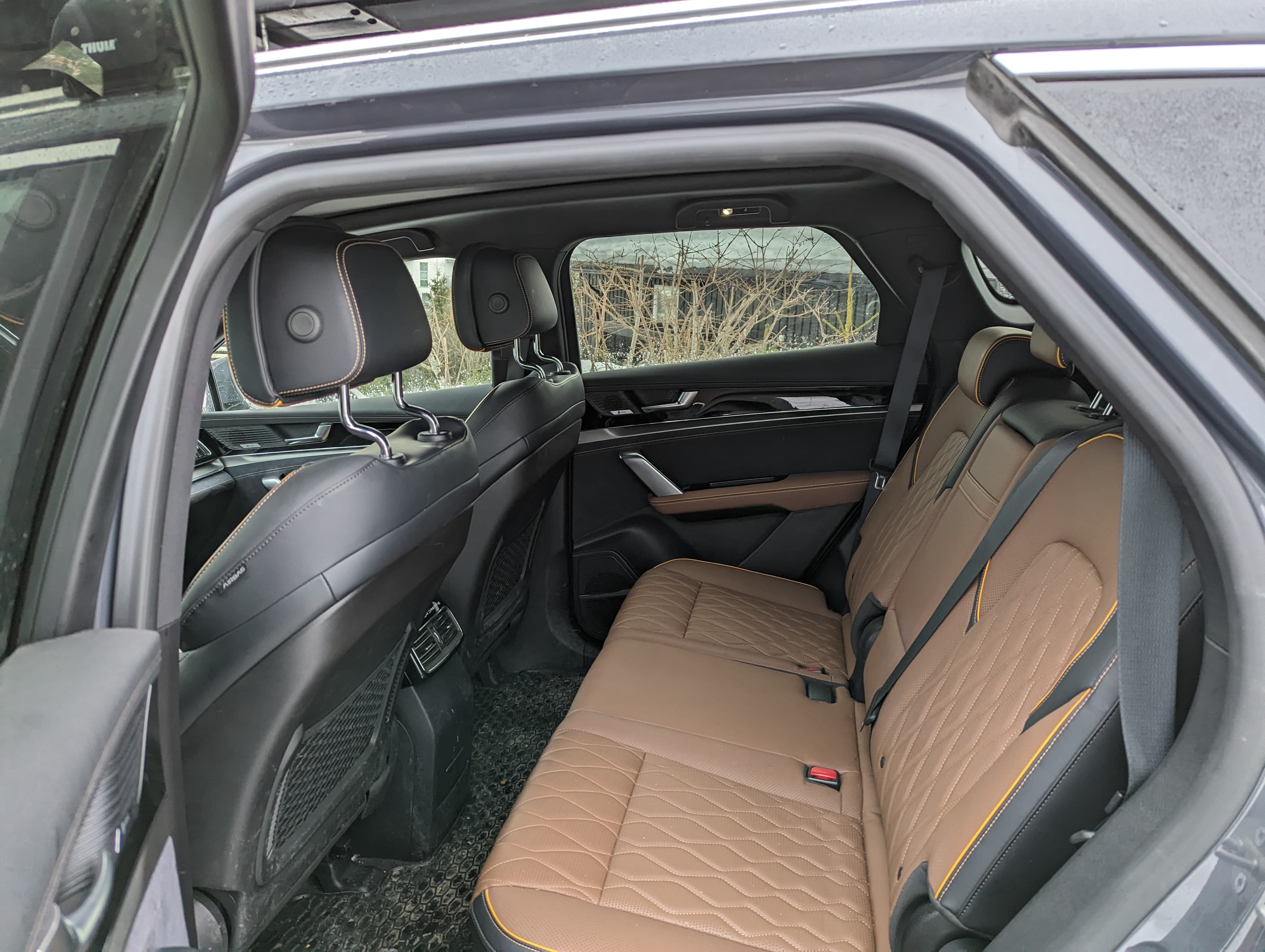 BYD Tang mit Kindersitz
