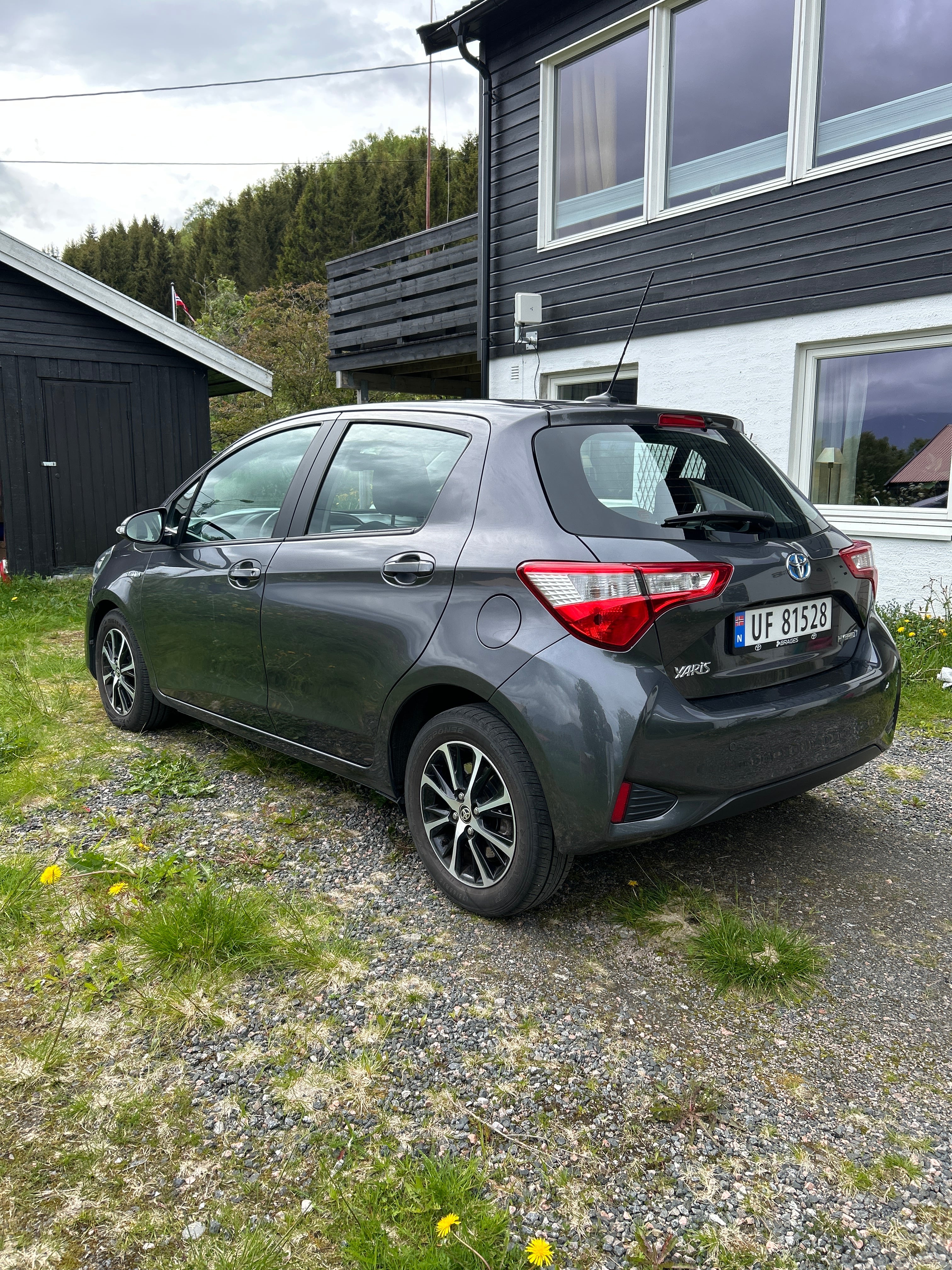 Toyota Yaris Hybrid med GPS