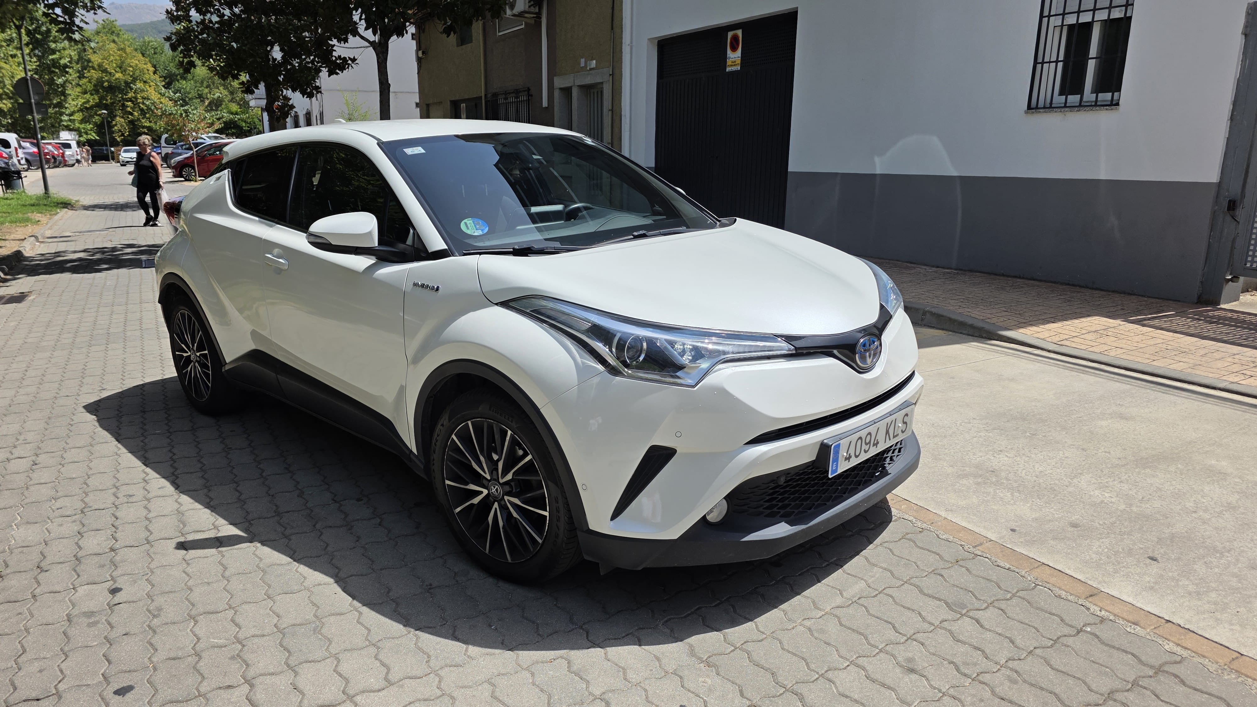 Toyota C-HR Hybrid med Bluetooth audio