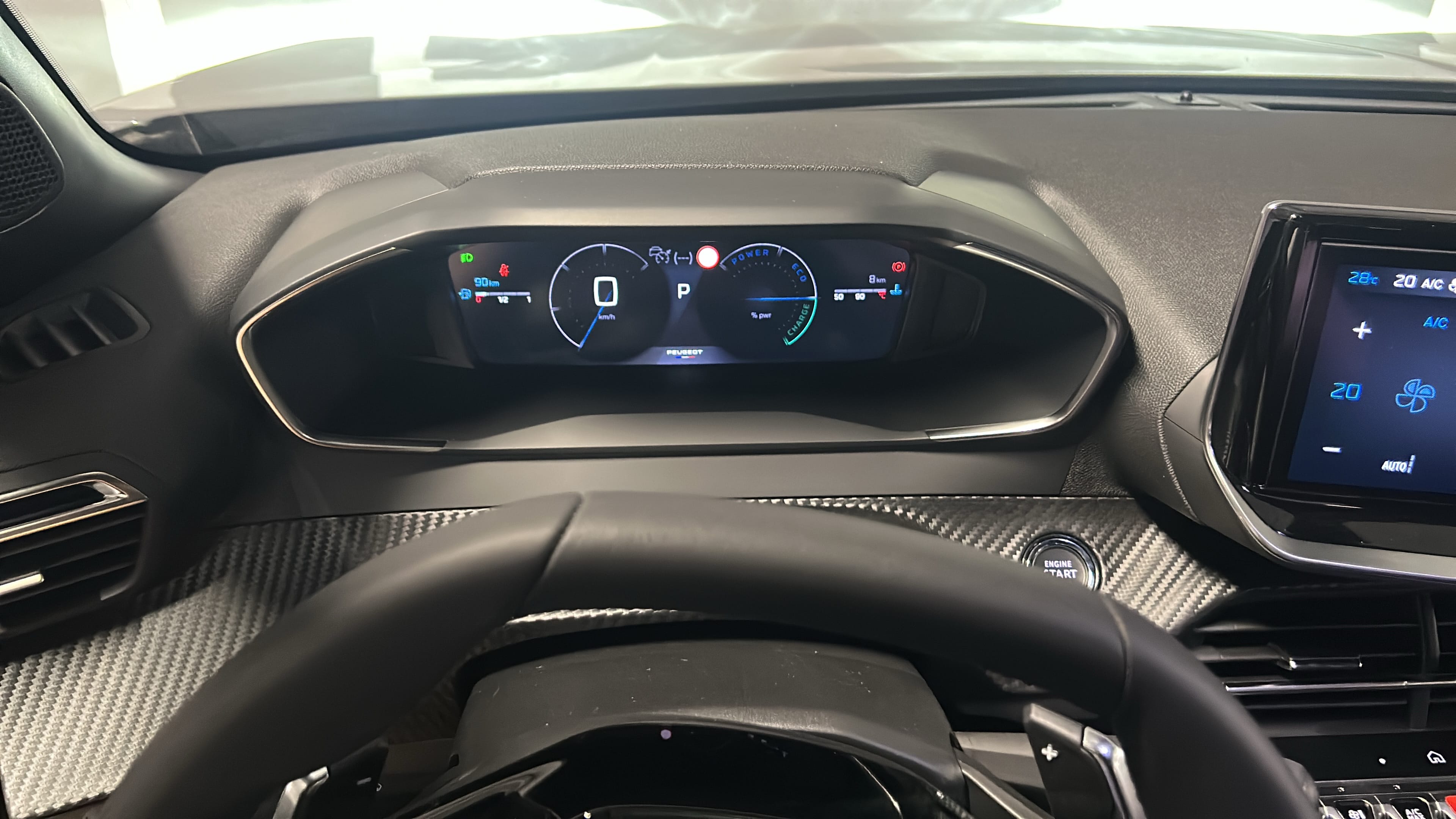 Peugeot 2008 Hybrid 145CV (Nuevo, Junio 2025) con Audio Bluetooth