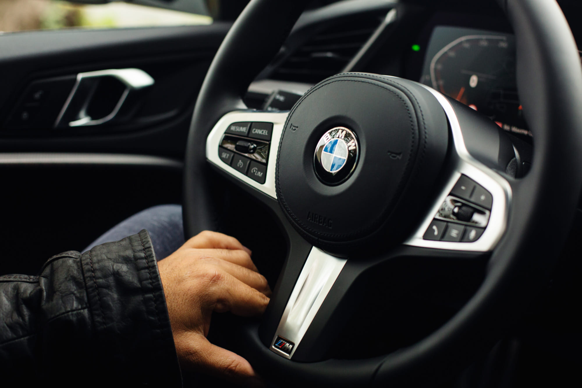 BMW Série 1 (GS272) (Boite auto, Connectivité smartphone,GPS...) avec Audio Bluetooth