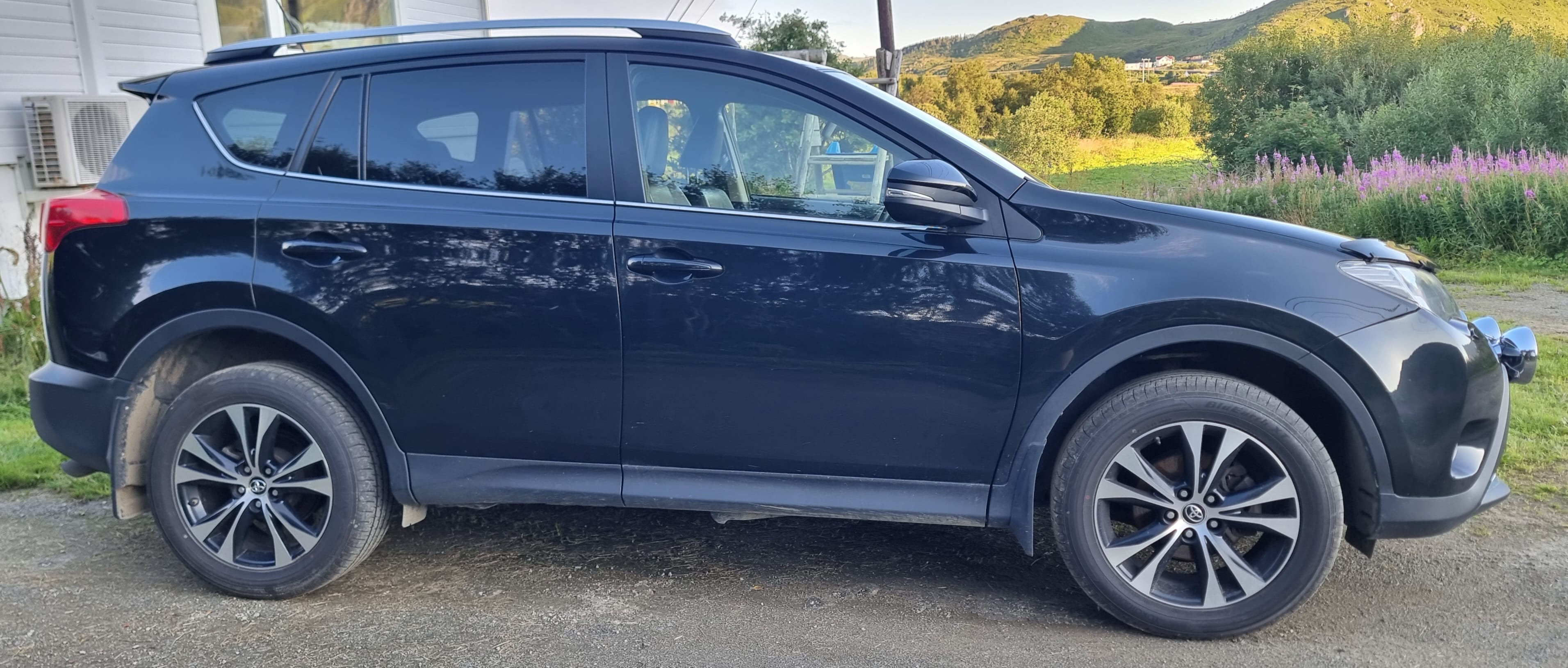 Toyota RAV4 med Aircondition