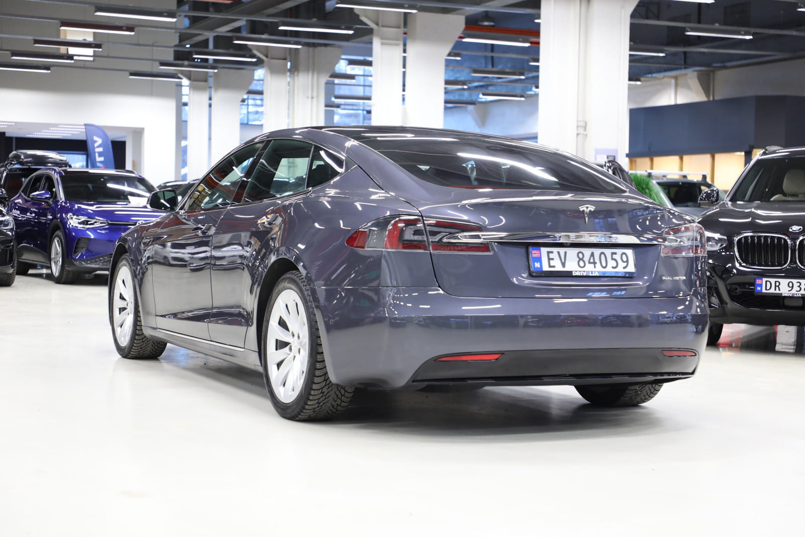 Tesla Model S Long Range with GPS