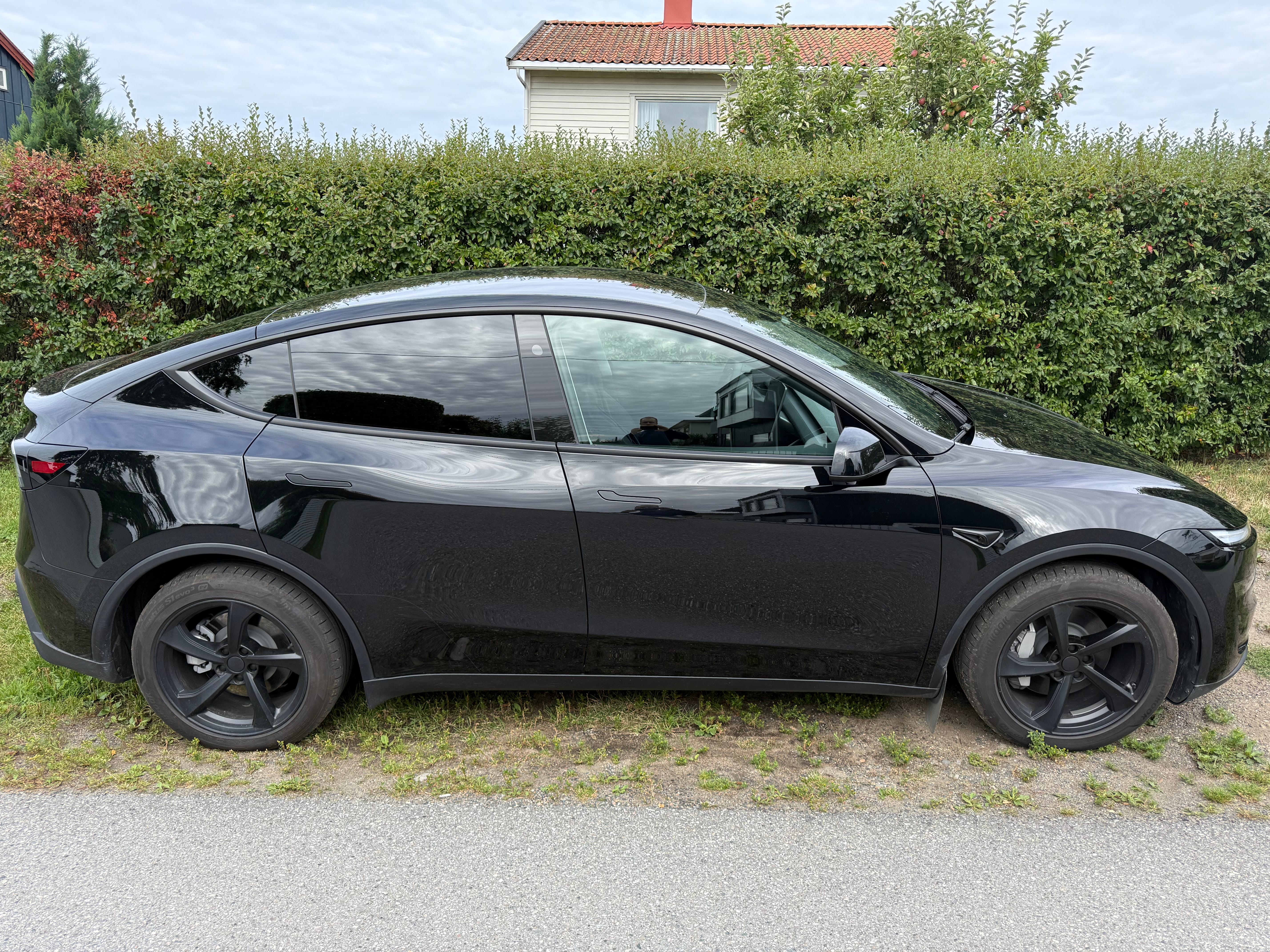 Tesla Model Y Long Range med Cruisekontroll