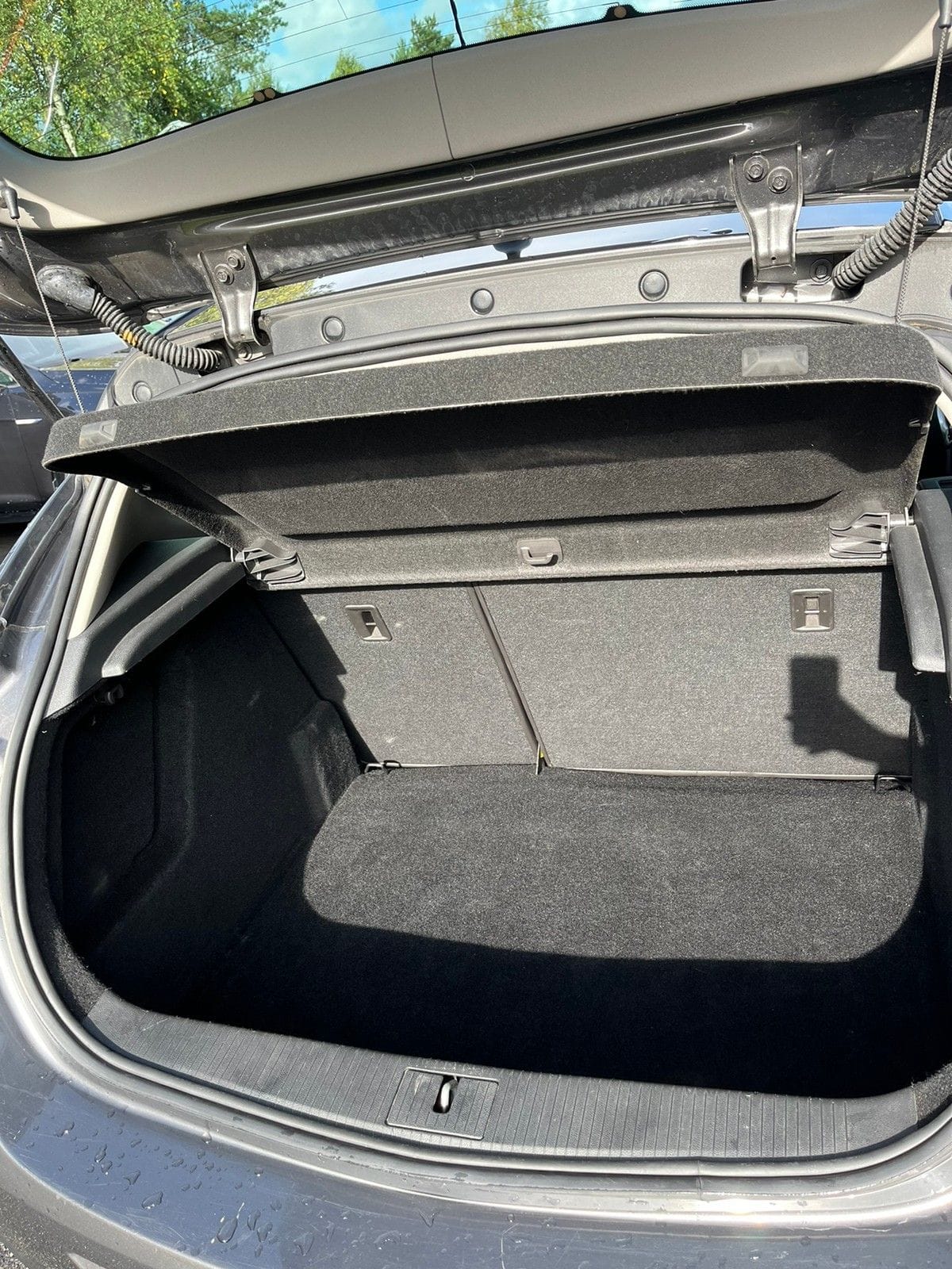 Opel Astra avec Entrée audio / iPod