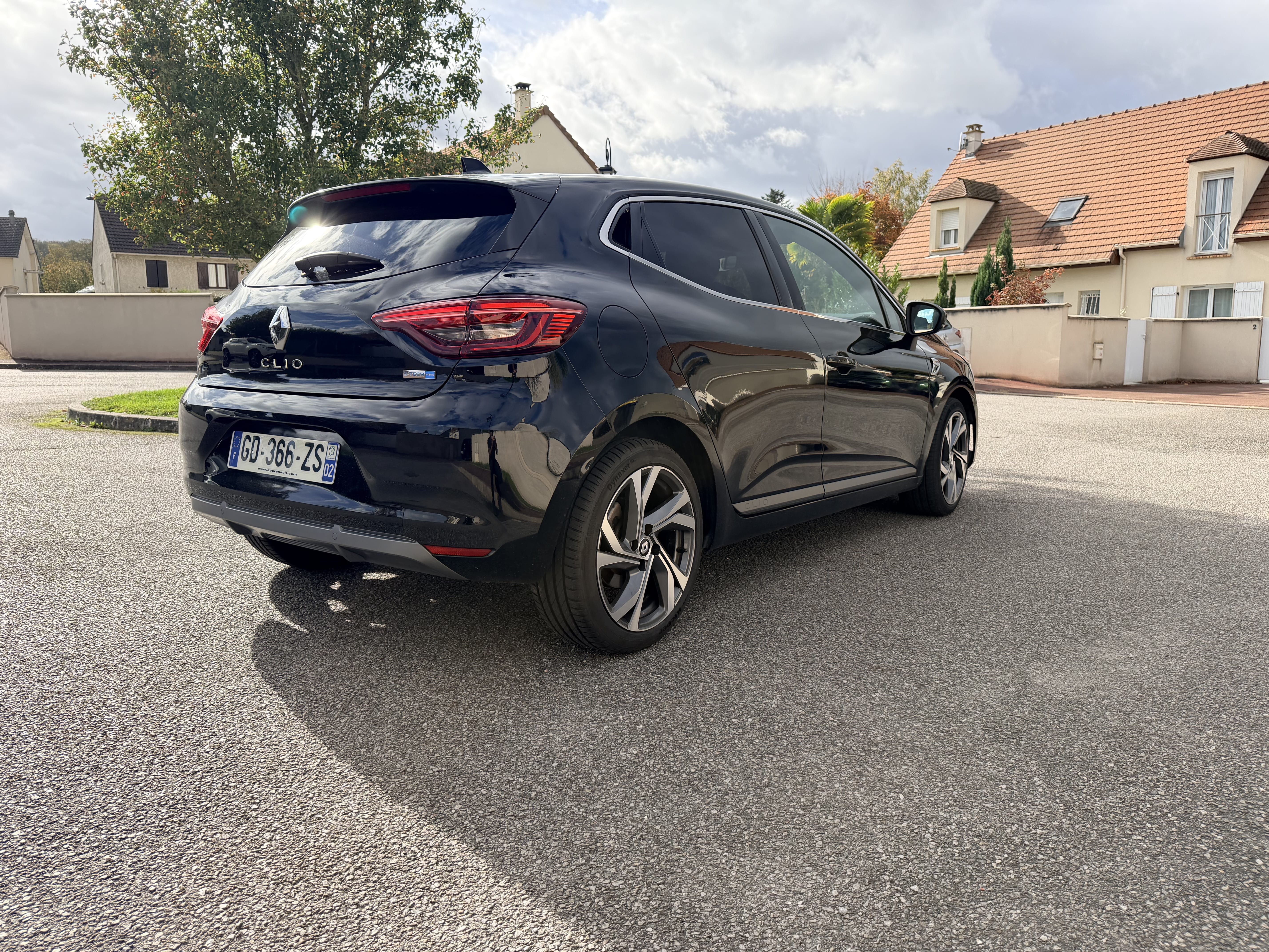 Renault Clio E-tech Hybride med GPS