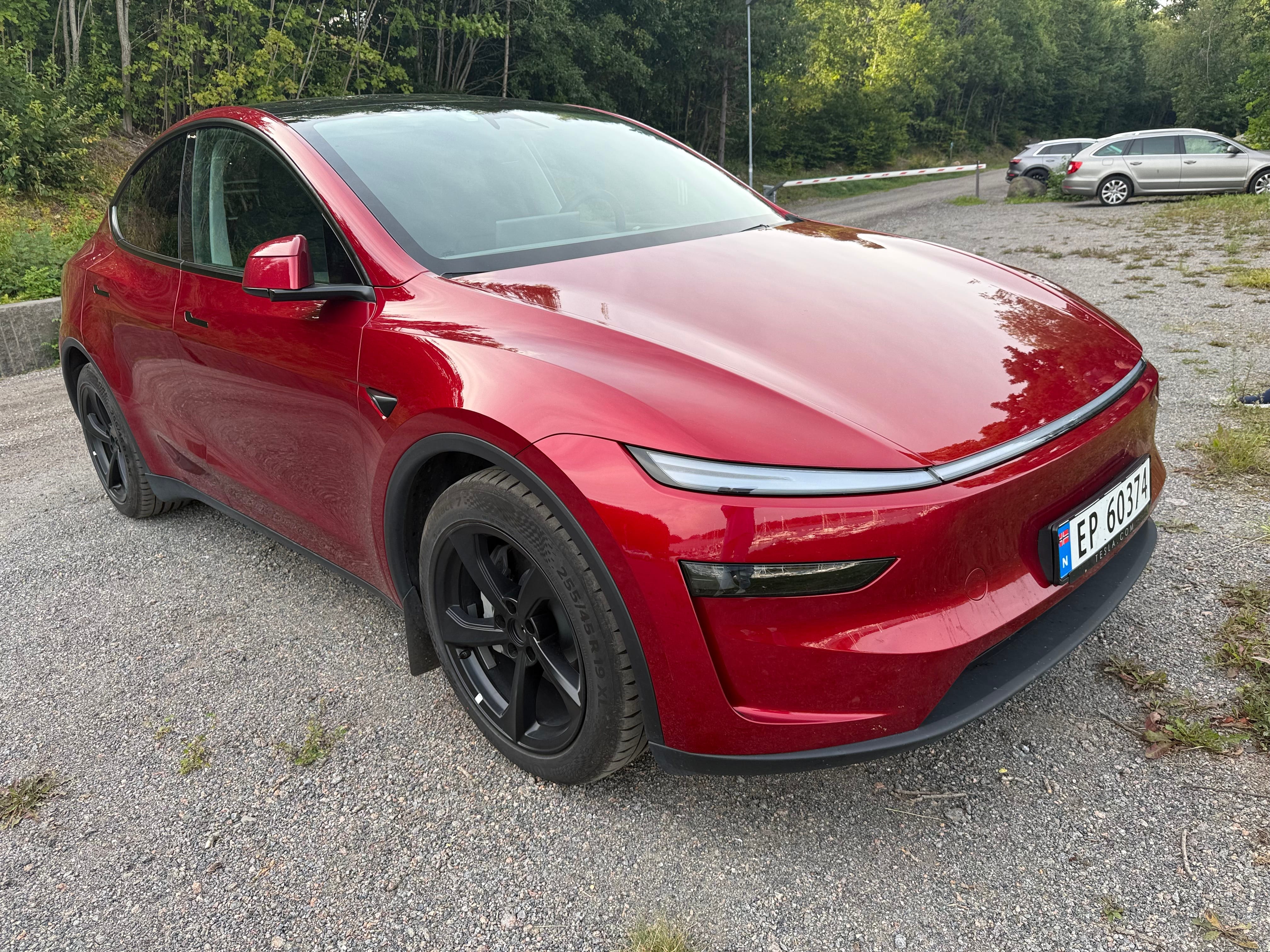 Tesla Model Y Long Range med Cruisekontroll