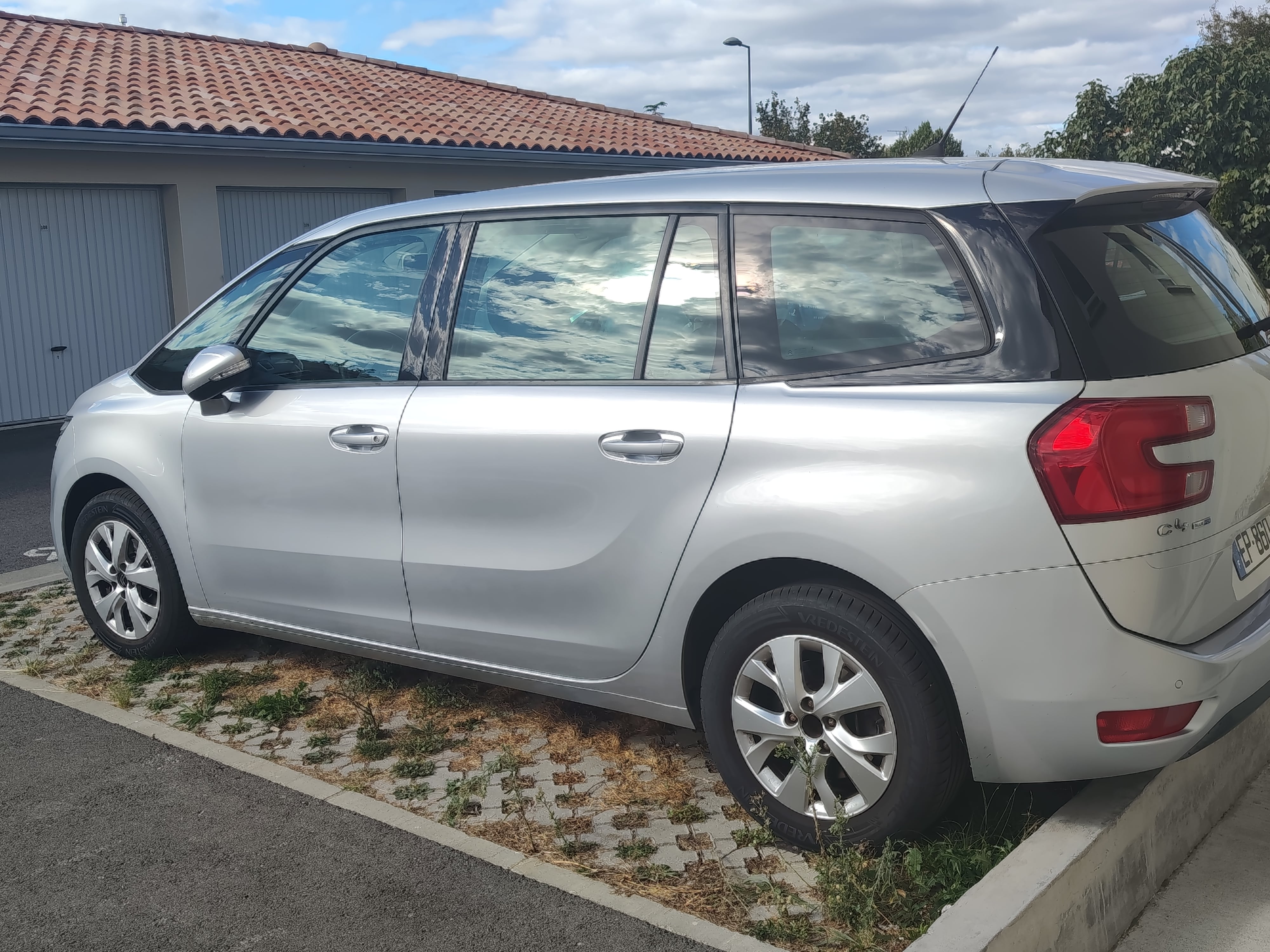 Citroen C4 Picasso avec GPS