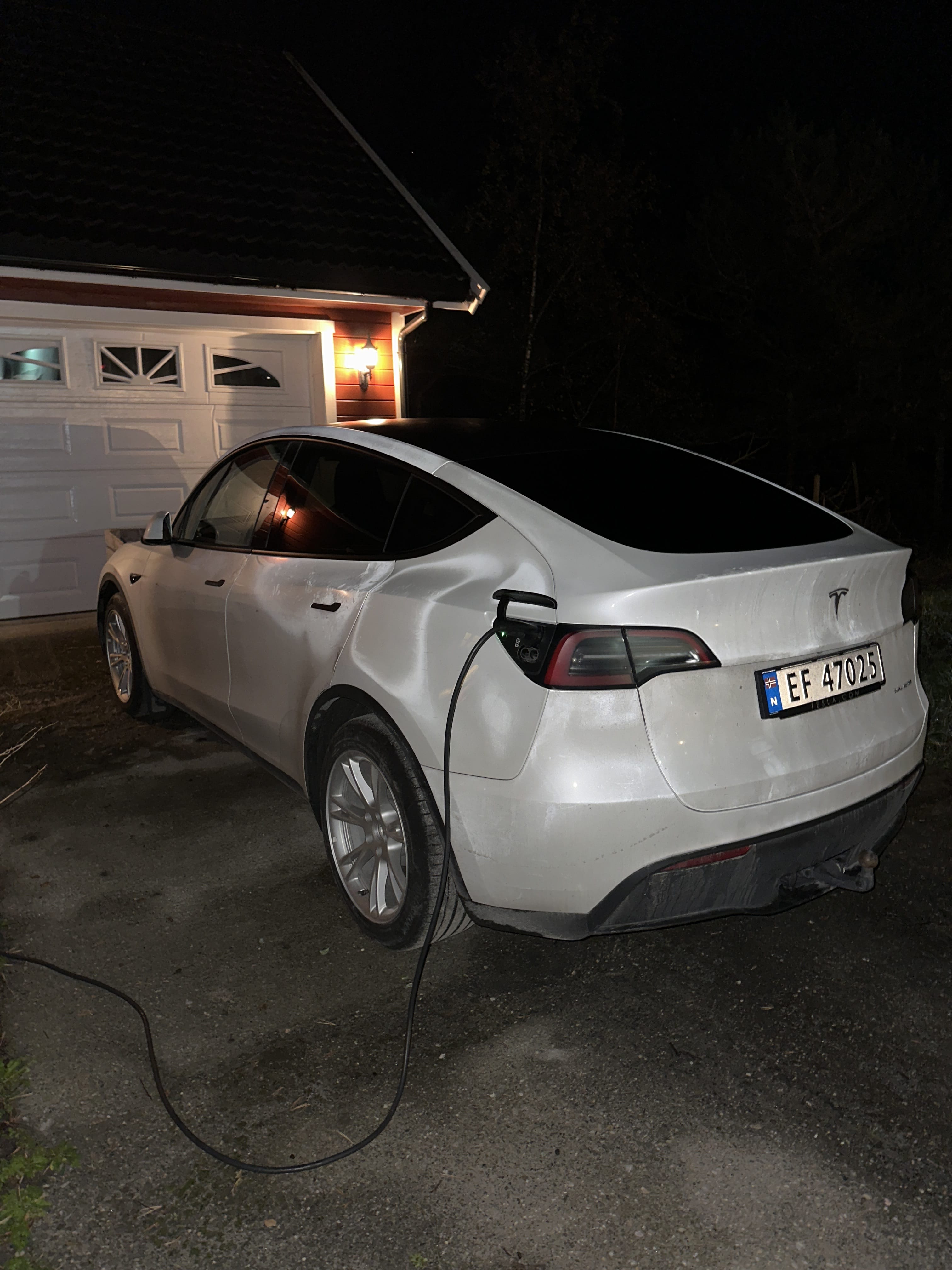 Tesla Model Y med Aircondition