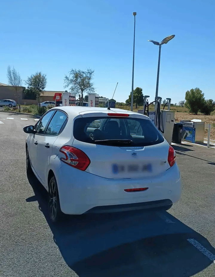 Peugeot 208 con GPS