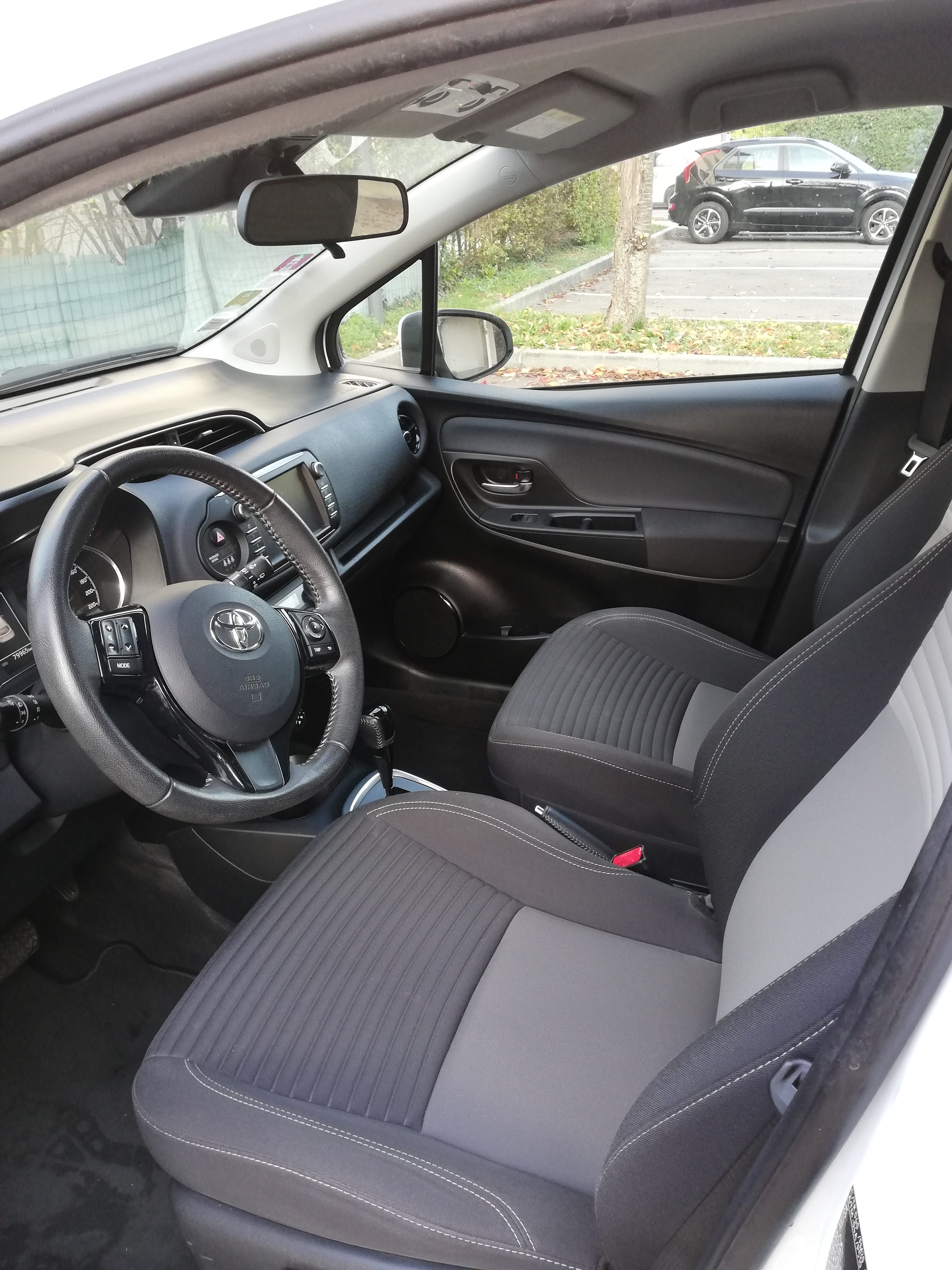 Toyota Yaris Hybride avec Entrée audio / iPod