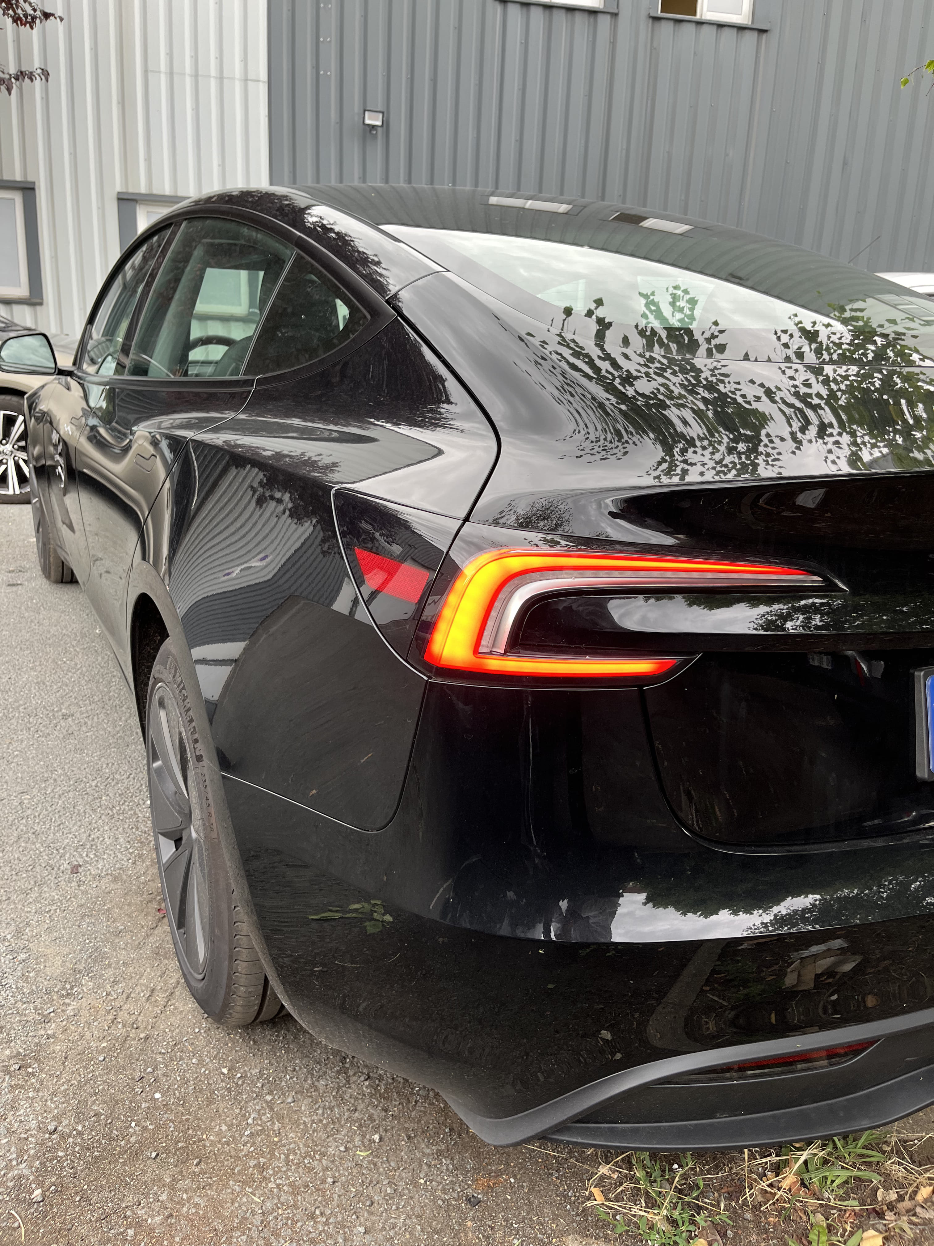 Tesla Model 3 avec Audio Bluetooth