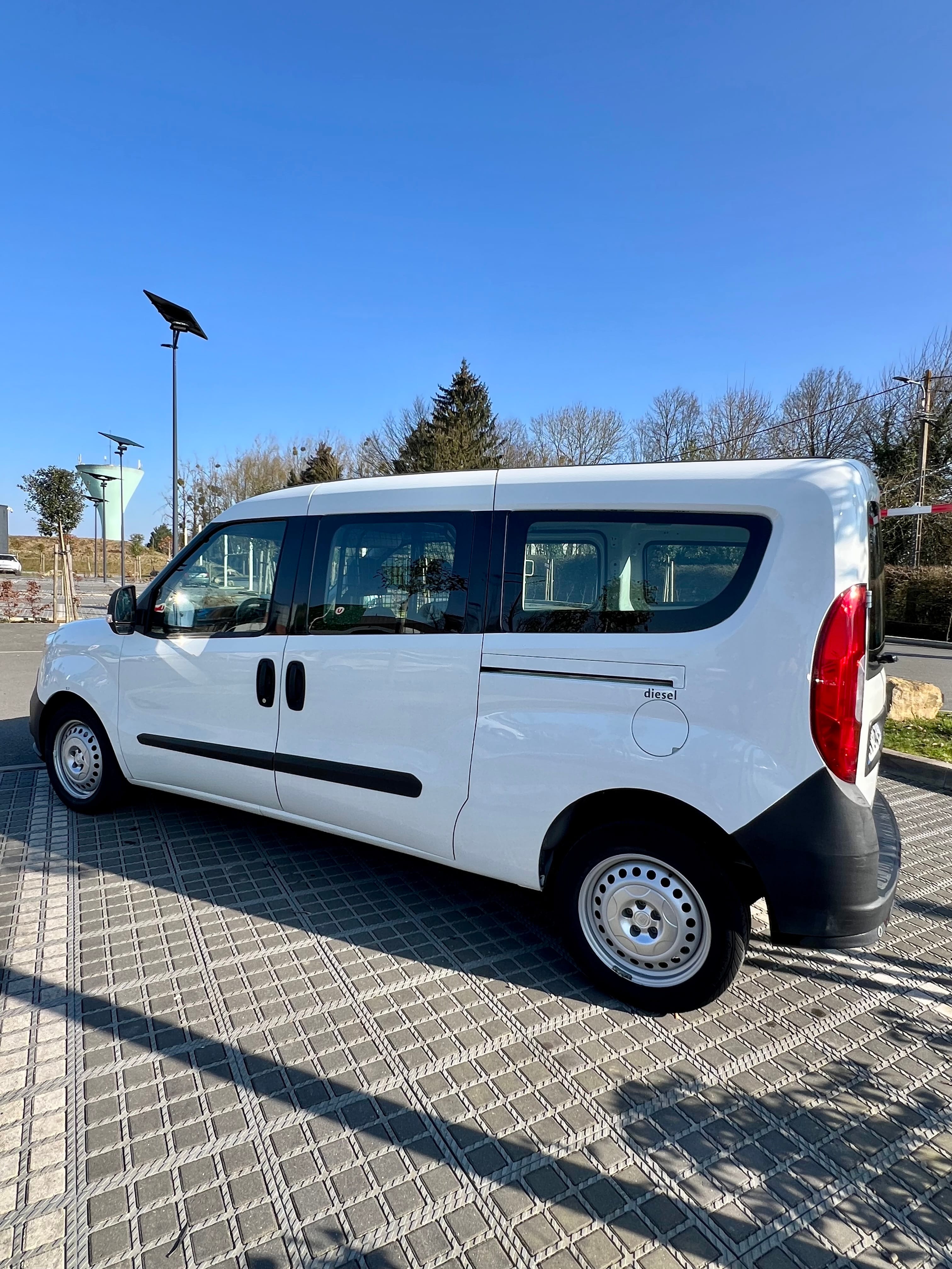 Fiat Doblo Cargo Maxi 1.3 Multijet 95 Pack Professional avec Régulateur de vitesse