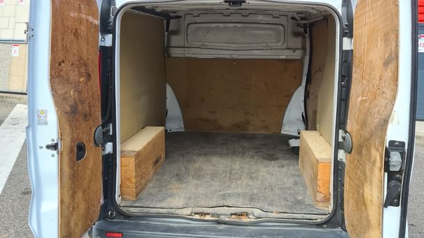 Nissan Primastar Fourgon avec Attelage