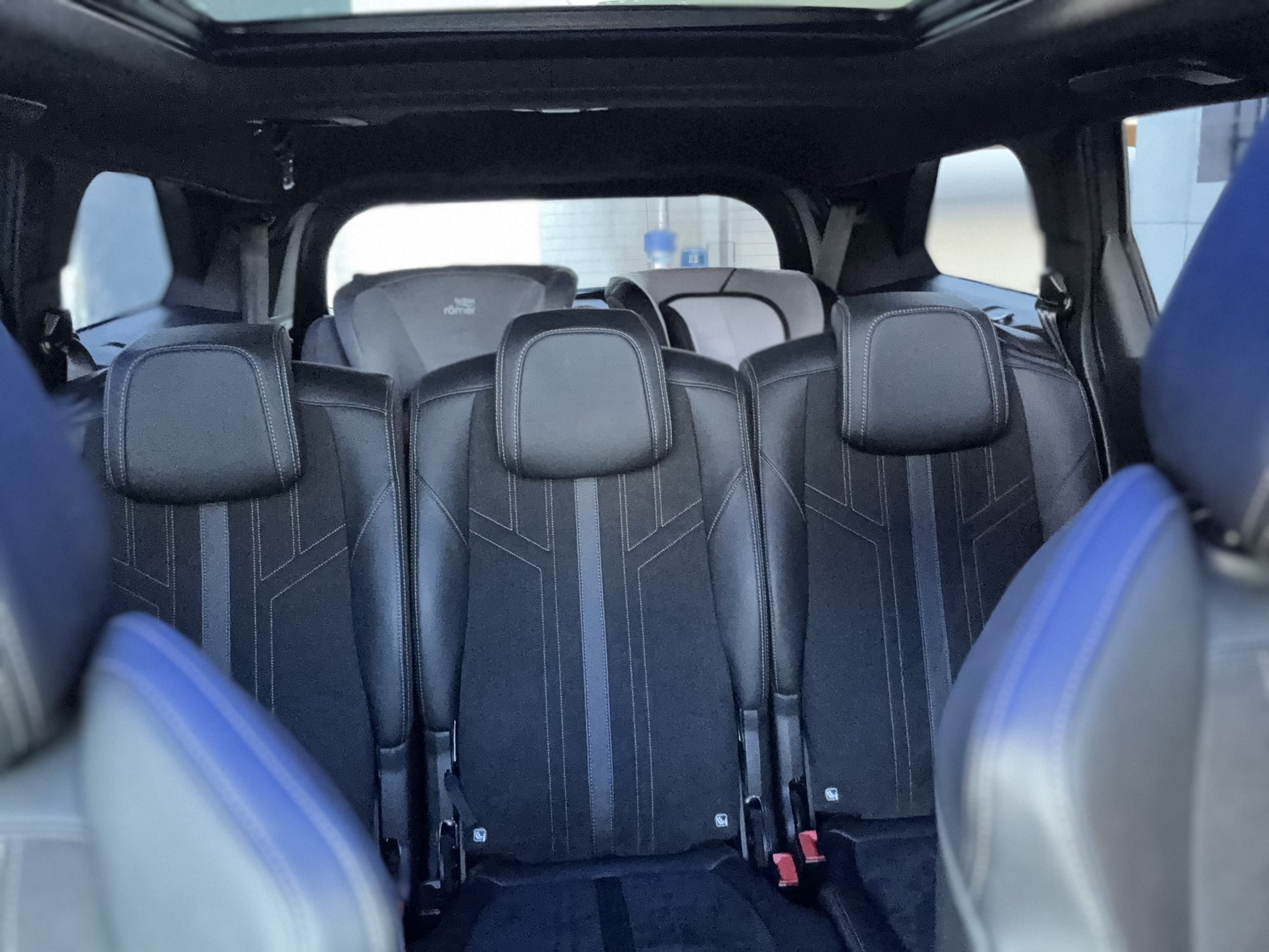 Peugeot 5008 avec Coffre de toit