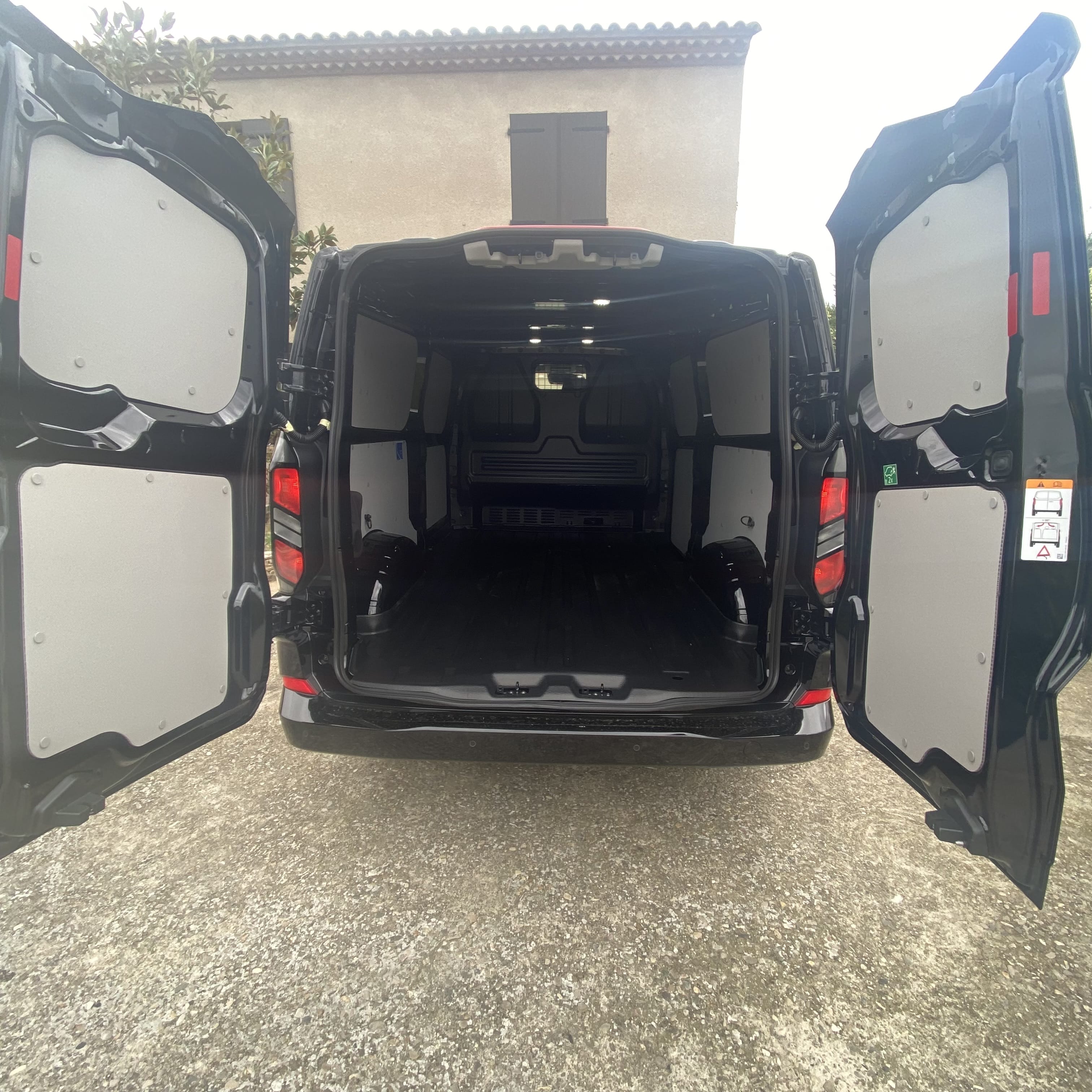 Ford Transit Custom Fourgon avec Chaines