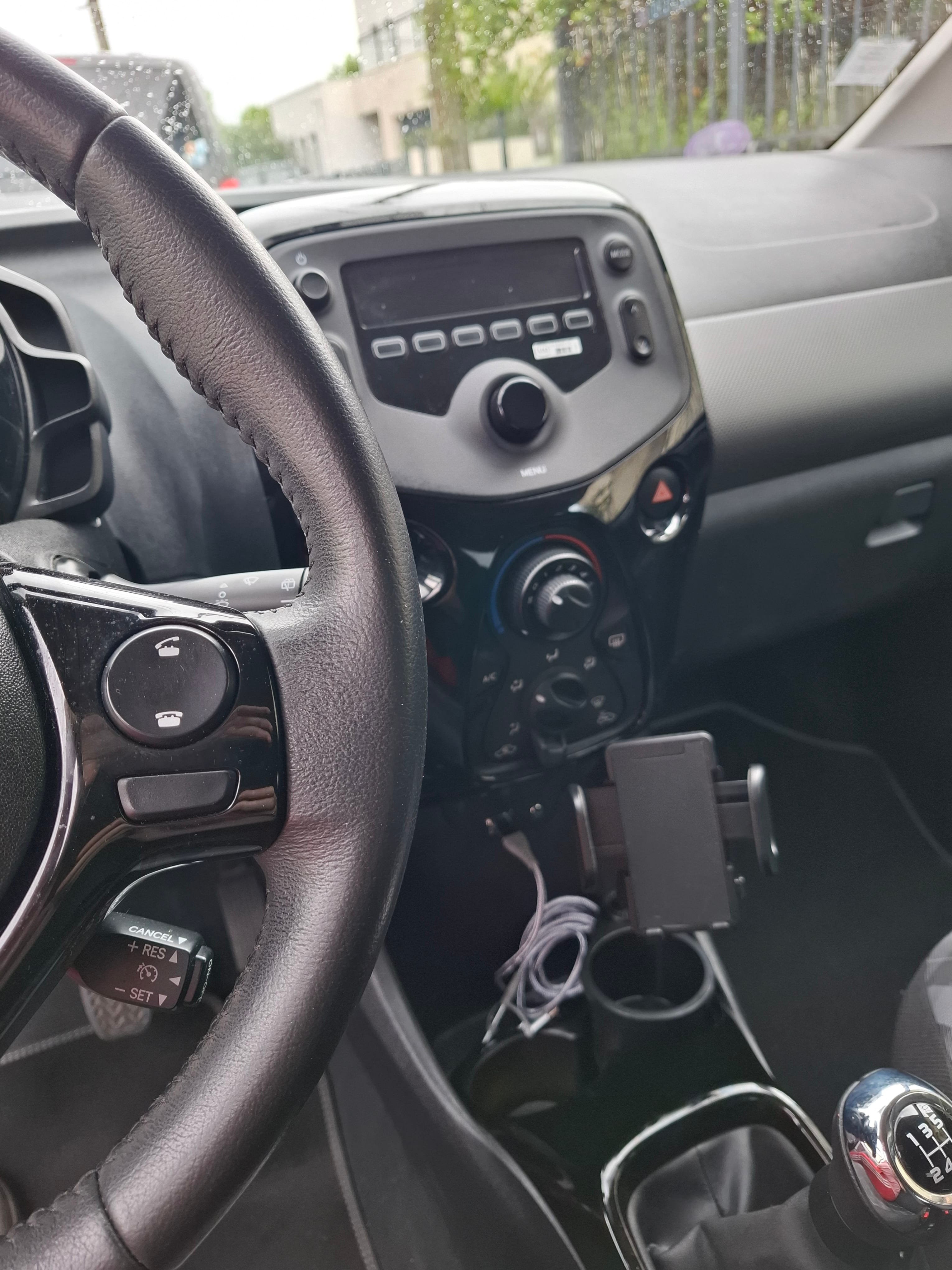 Peugeot 108 avec Autoradio