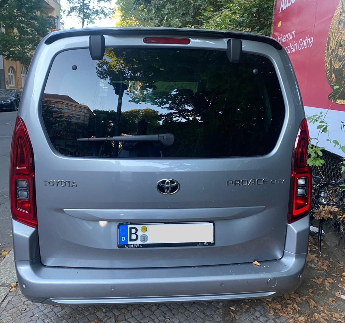 Toyota Proace City Verso 7-Sitzer (NEUWagen!!) con GPS