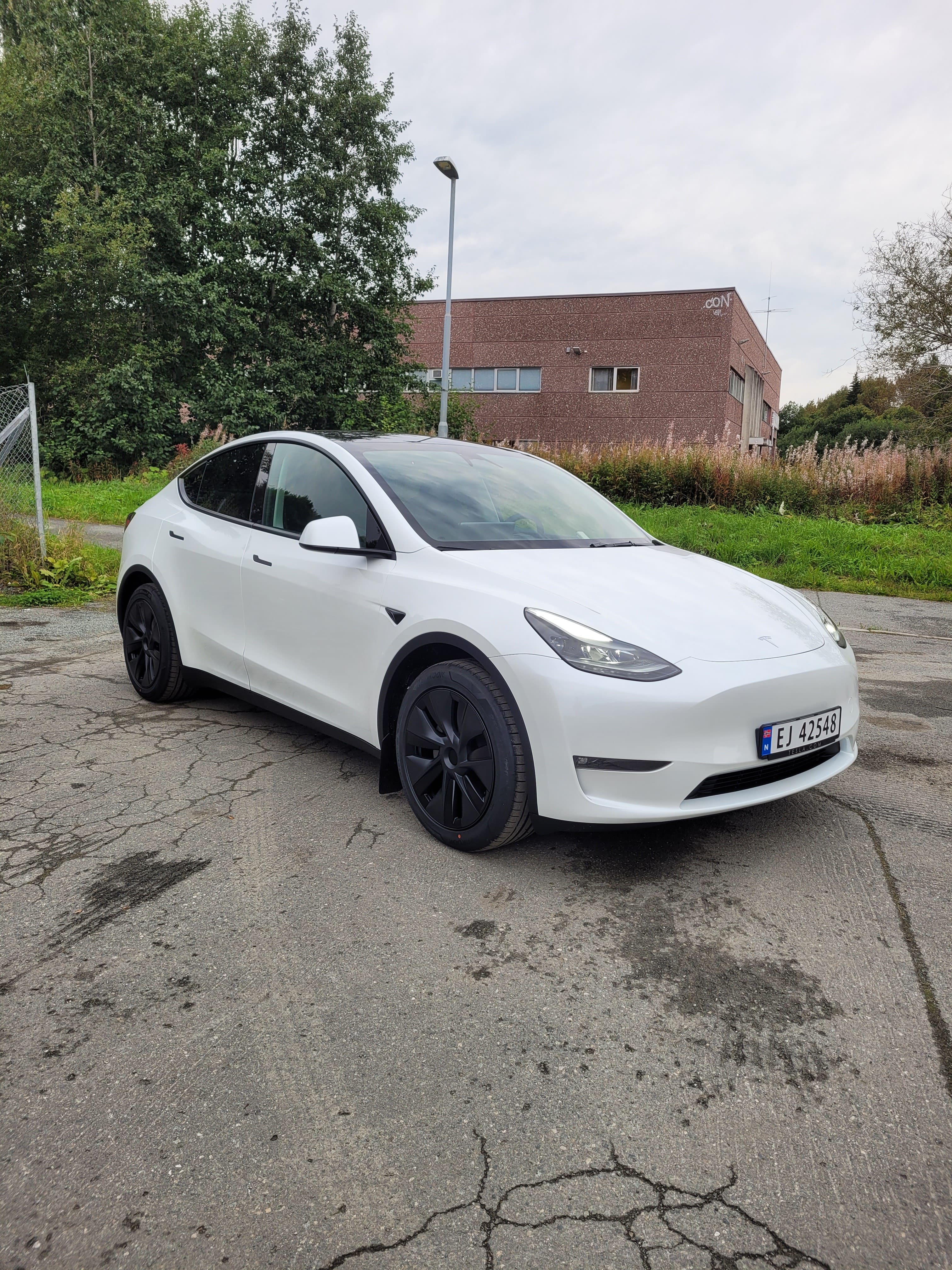 Tesla Model Y Long Range med Dashcam