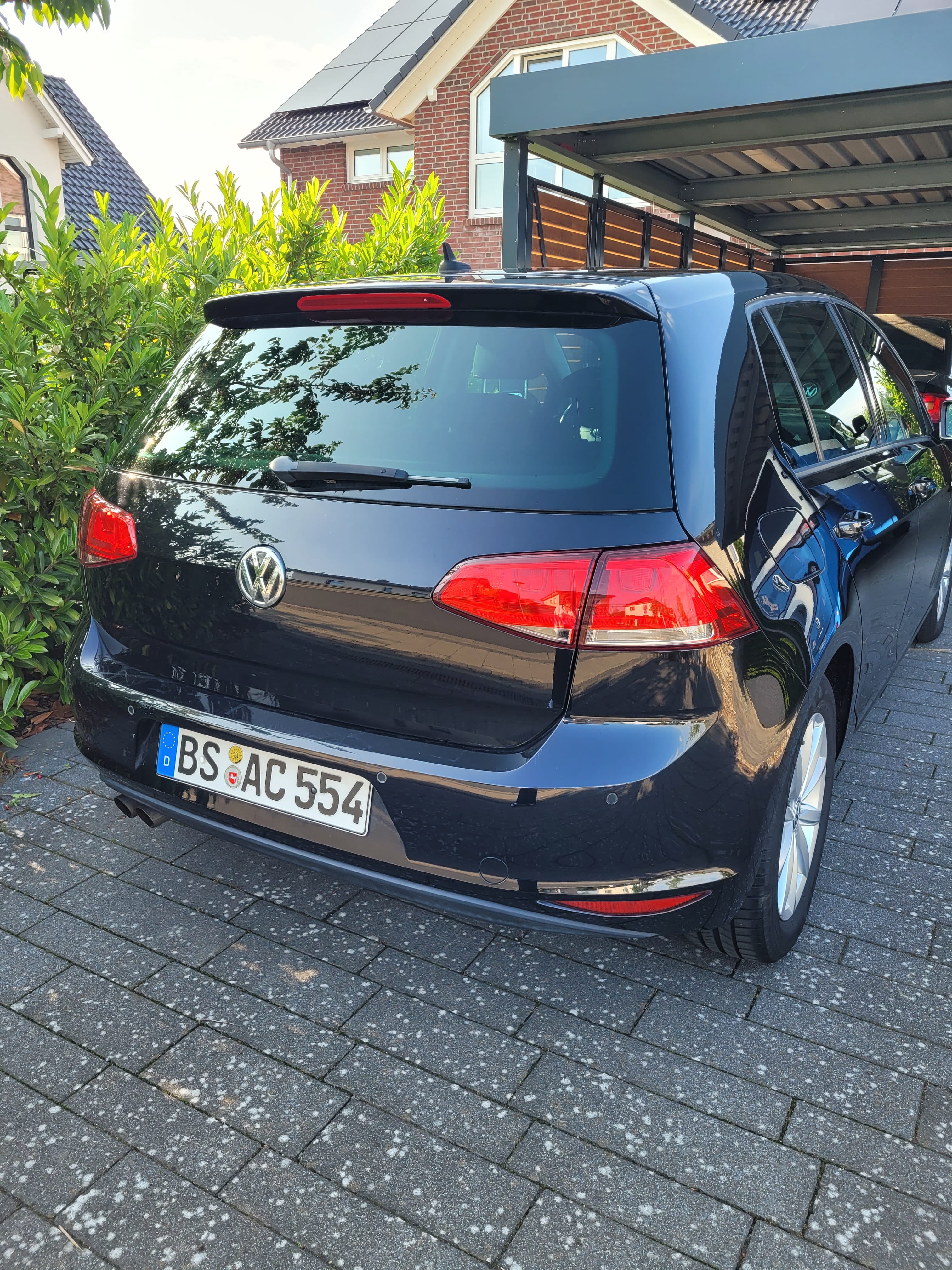 Volkswagen Golf mit Navigationsgerät