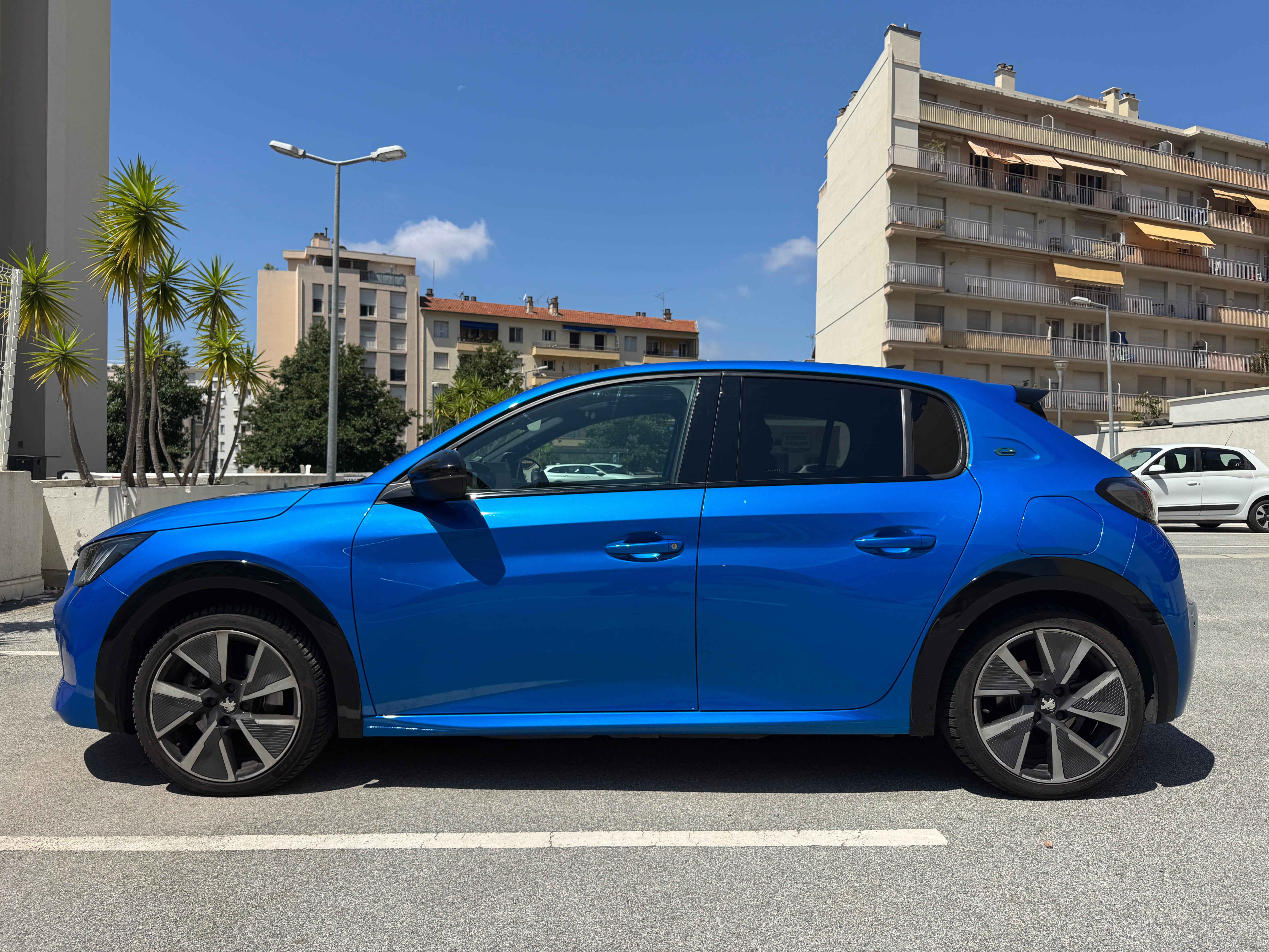 Peugeot 208 GT Line avec Climatisation
