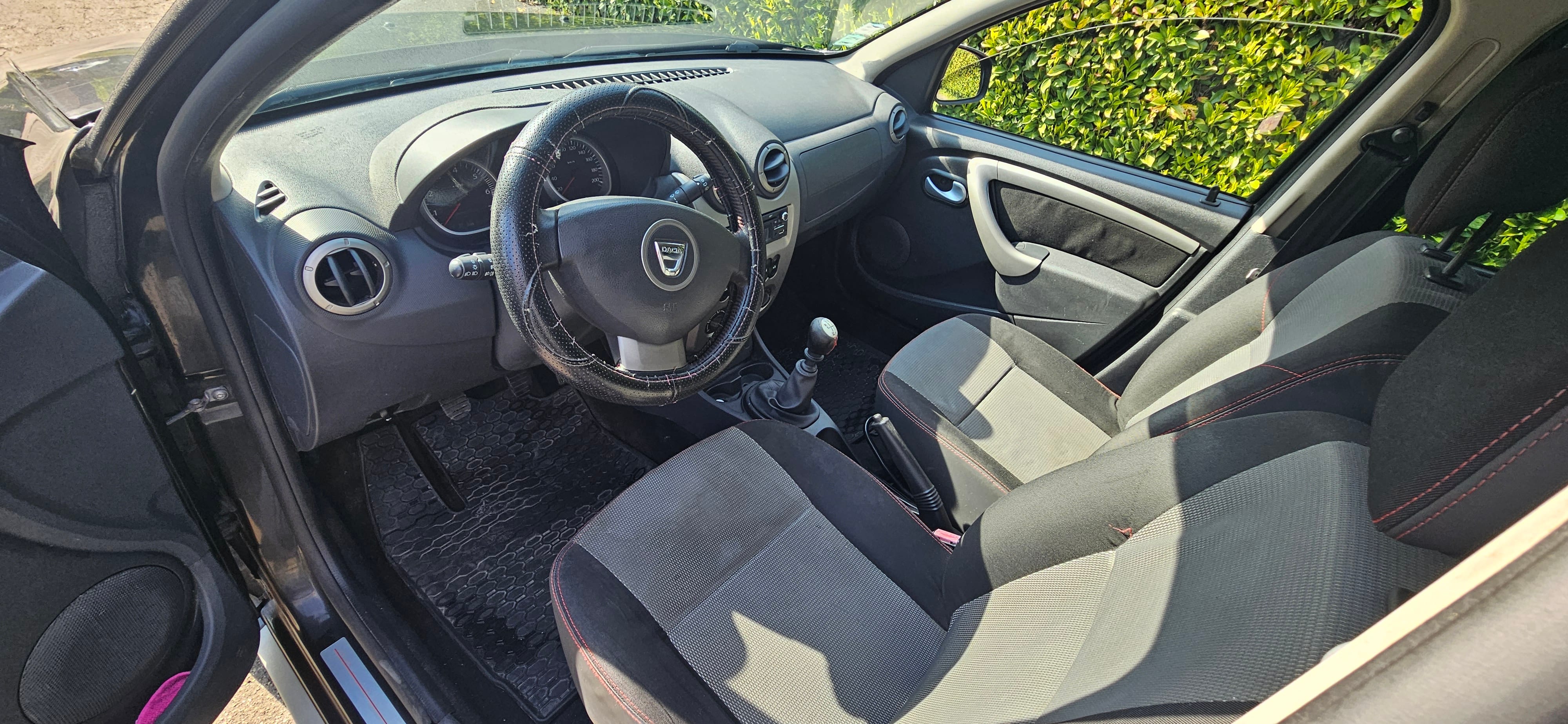 Dacia Duster avec Autoradio
