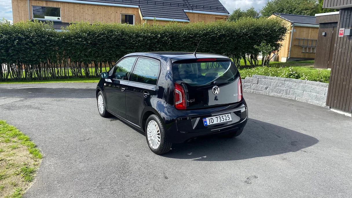 Volkswagen Up! with GPS
