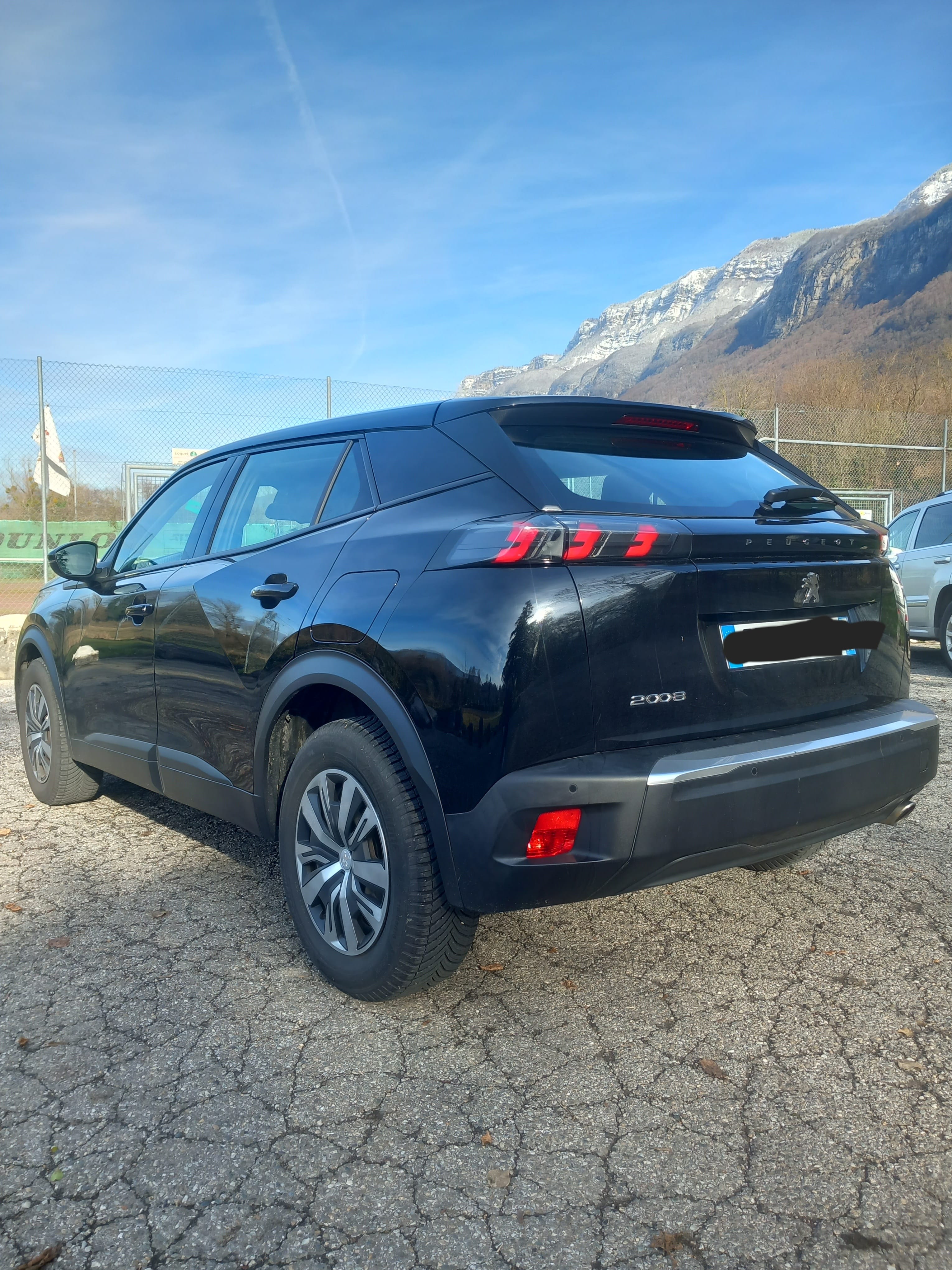 Peugeot 2008 1.5 hdi eat8 avec GPS