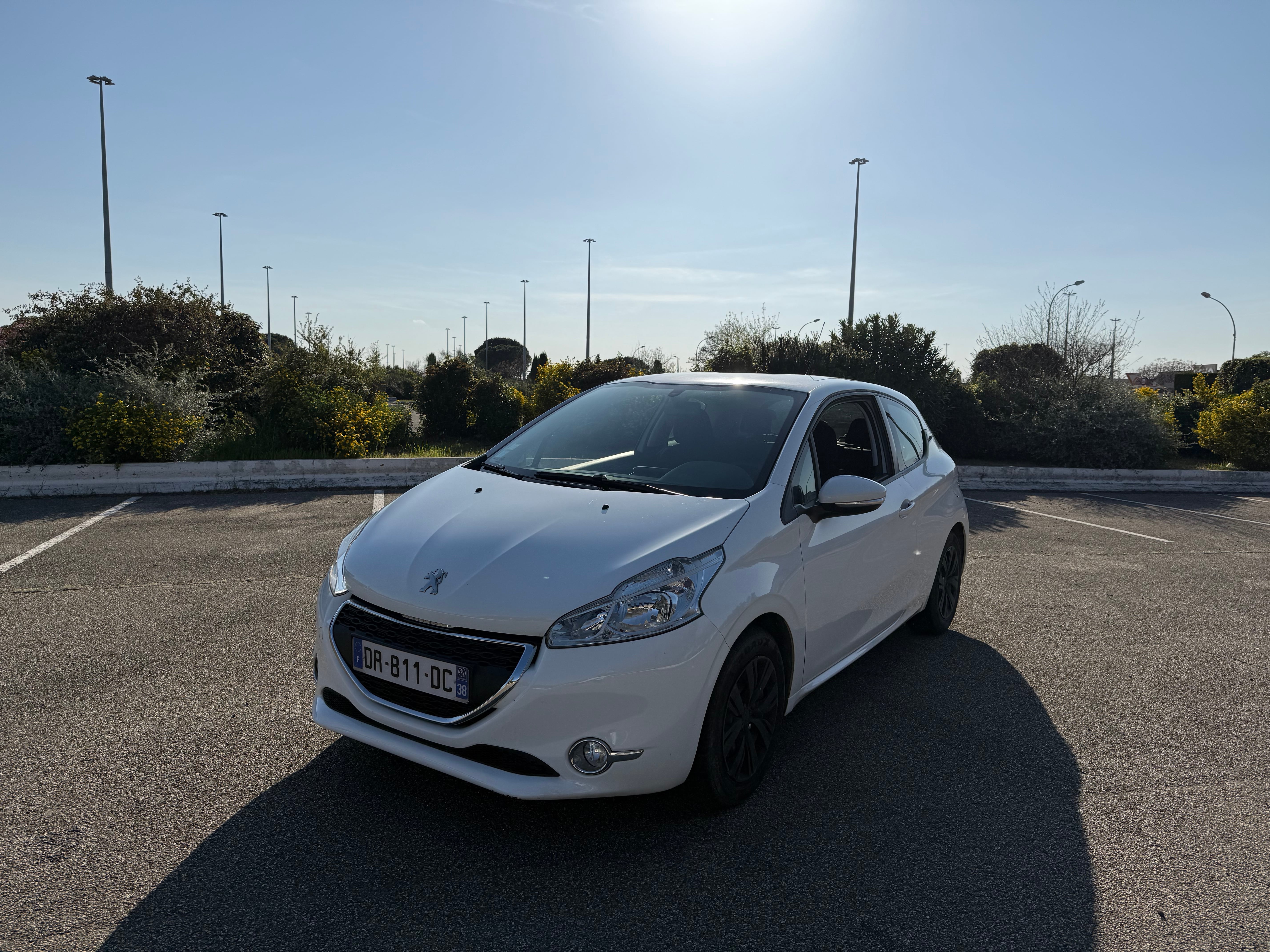 Peugeot 208, 2015, Essence 95